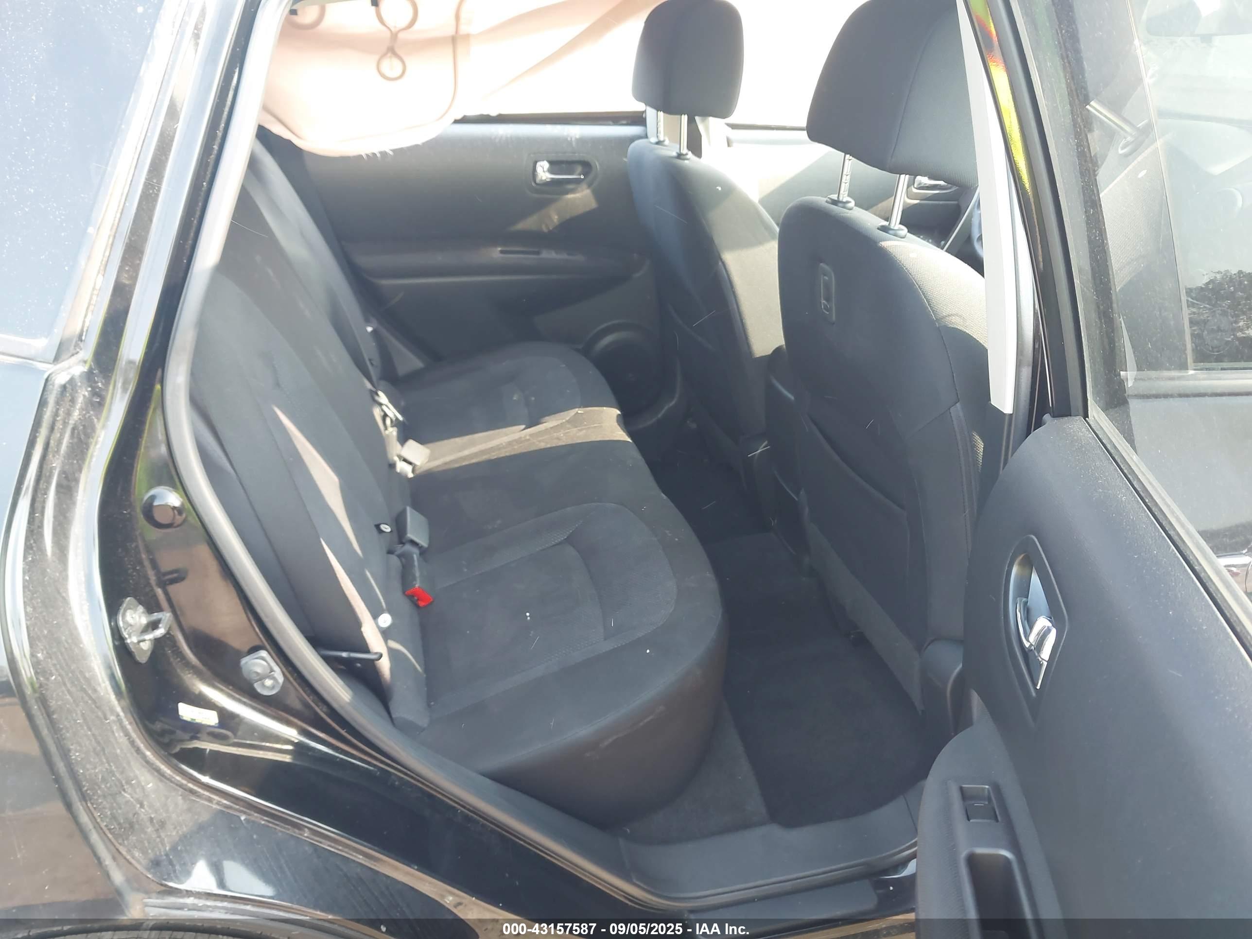 NISSAN ROGUE image 8