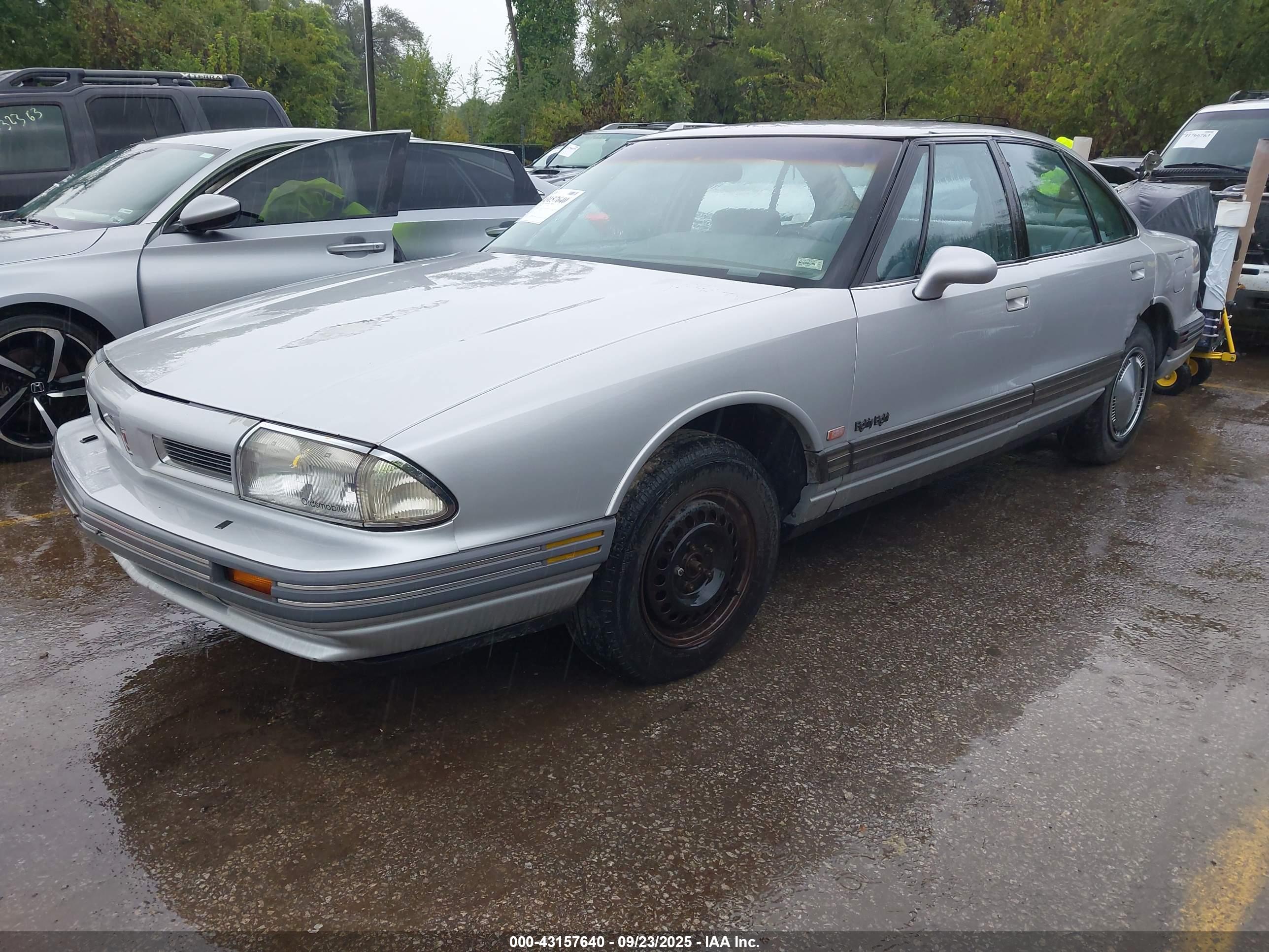 OLDSMOBILE 88 image 2