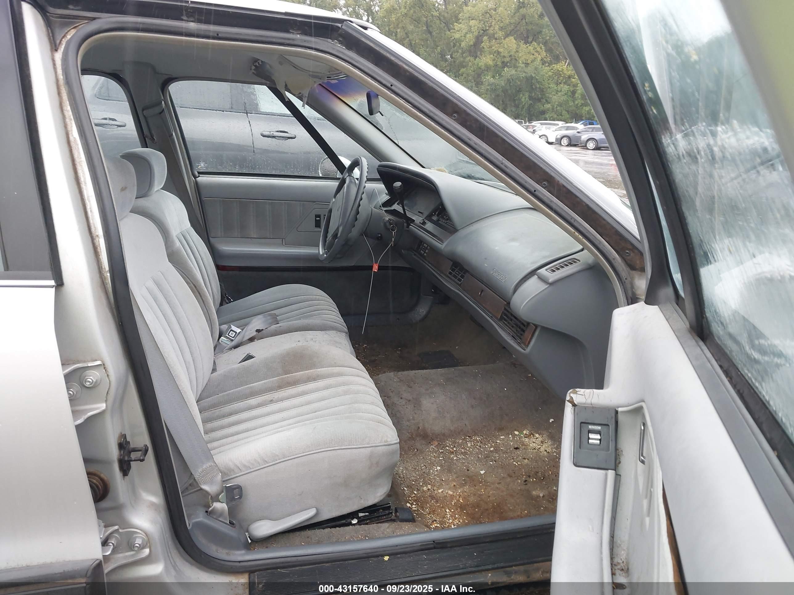 OLDSMOBILE 88 image 5