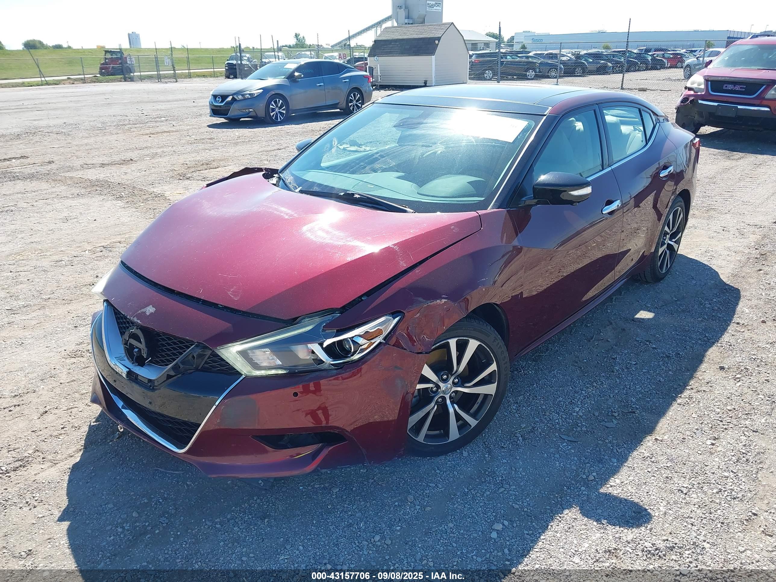 NISSAN MAXIMA image 2