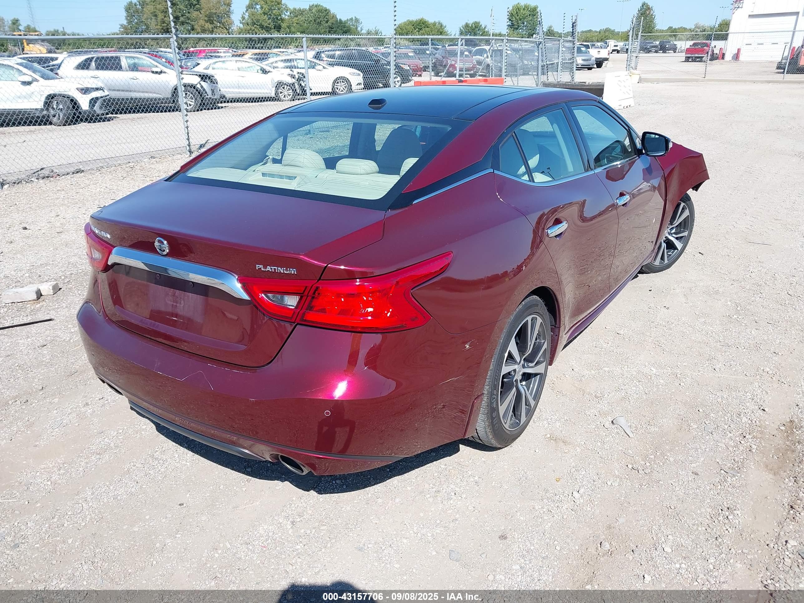 NISSAN MAXIMA image 4