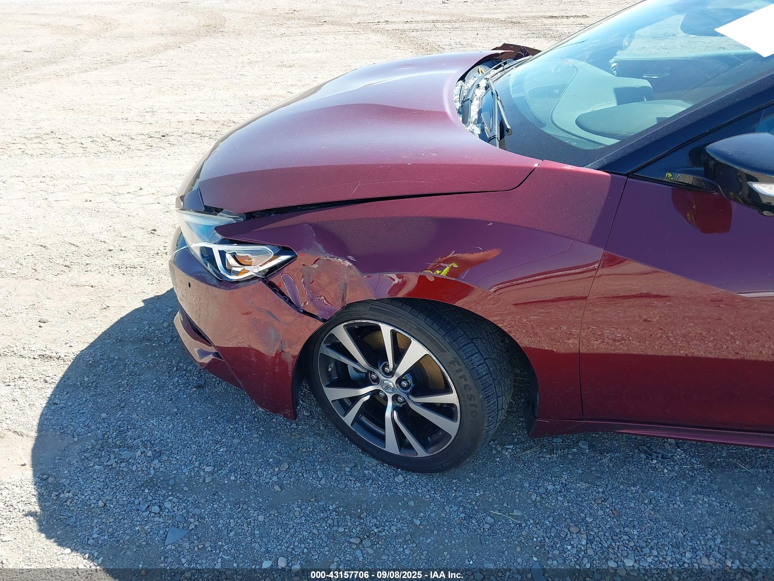 NISSAN MAXIMA image 6