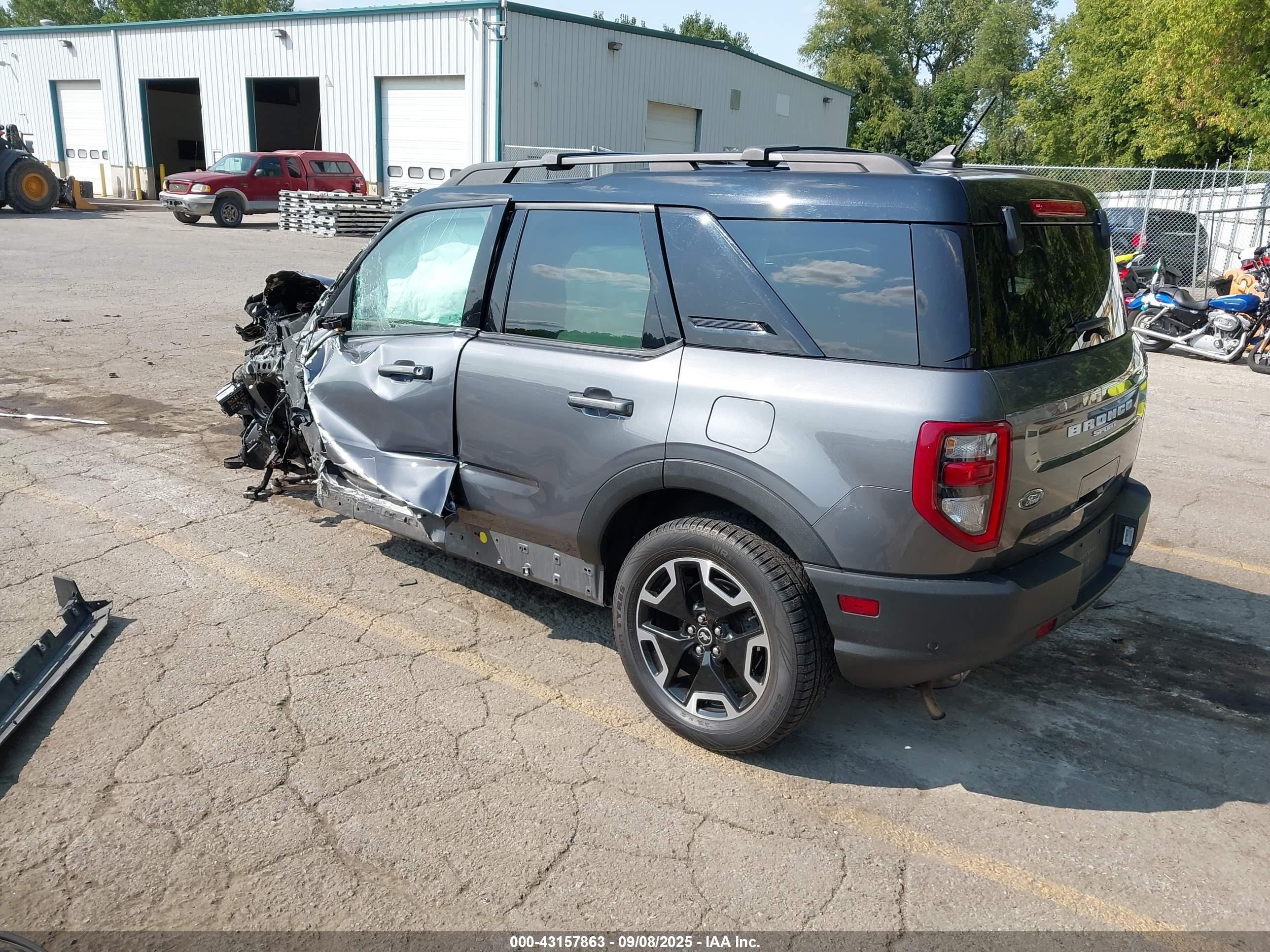 FORD BRONCO image 3