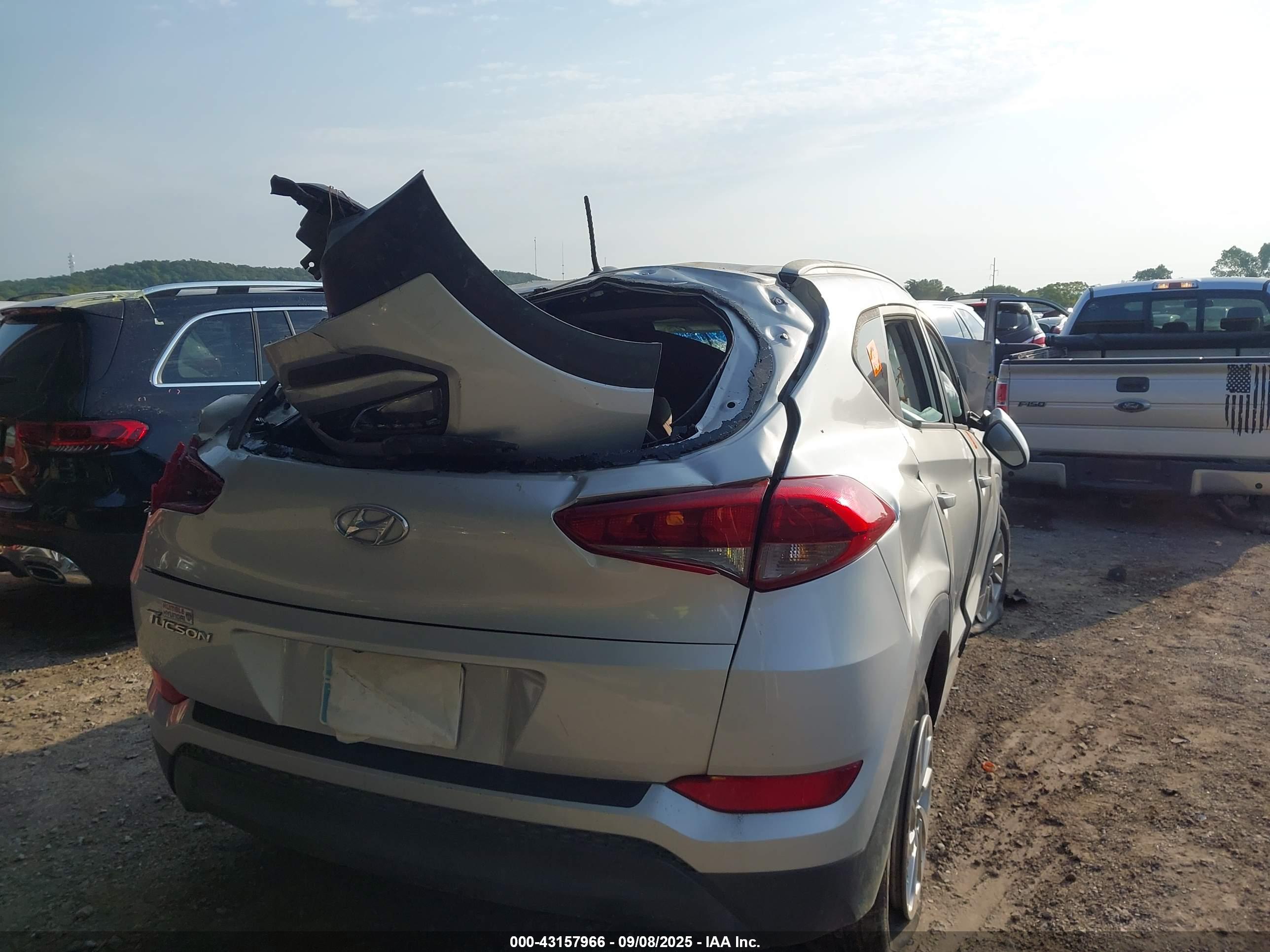 HYUNDAI TUCSON image 4