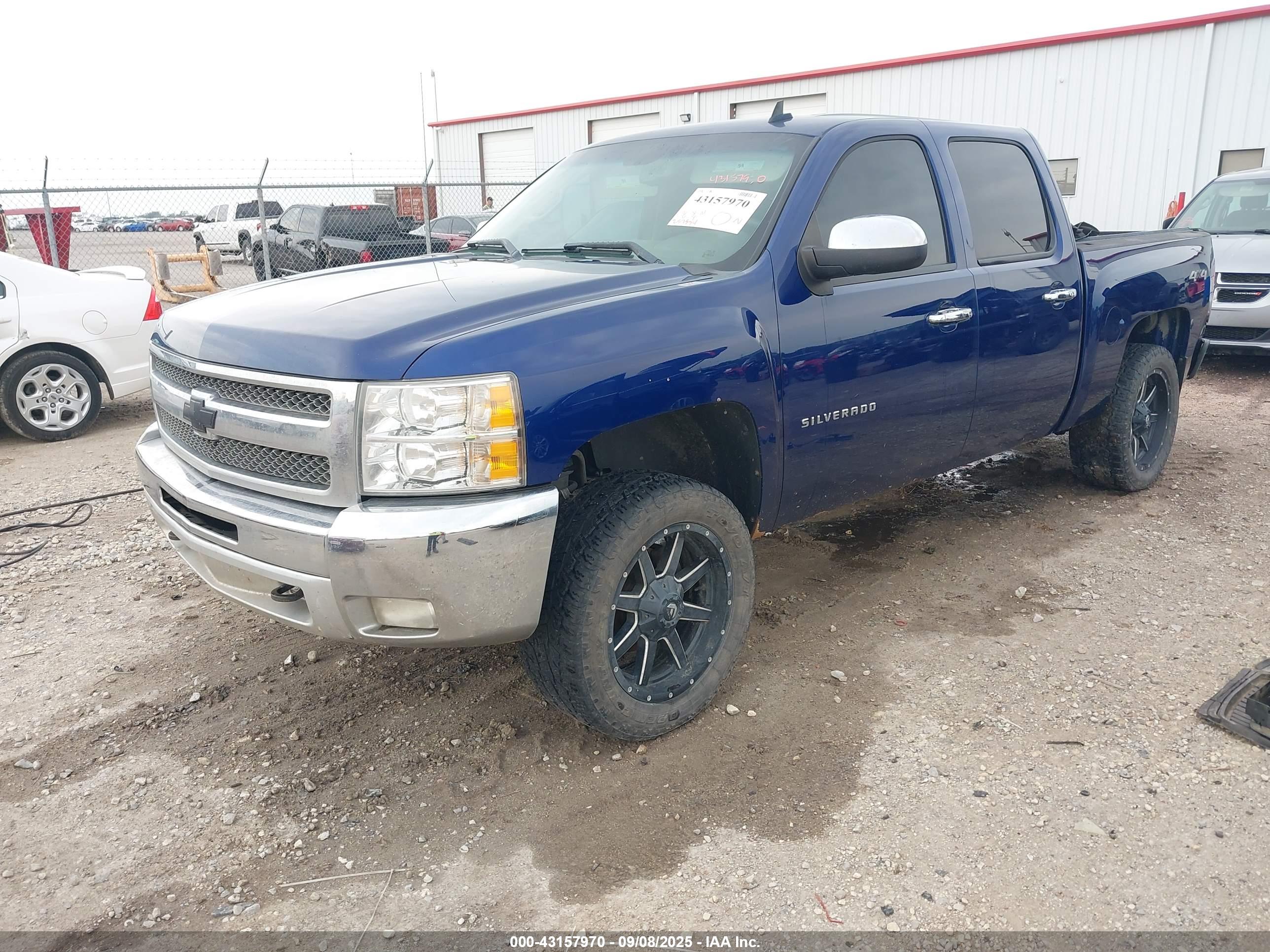 CHEVROLET SILVERADO image 2