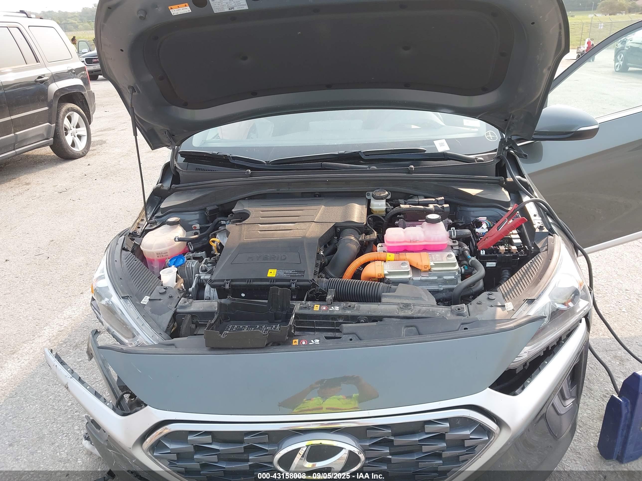 HYUNDAI IONIQ image 10