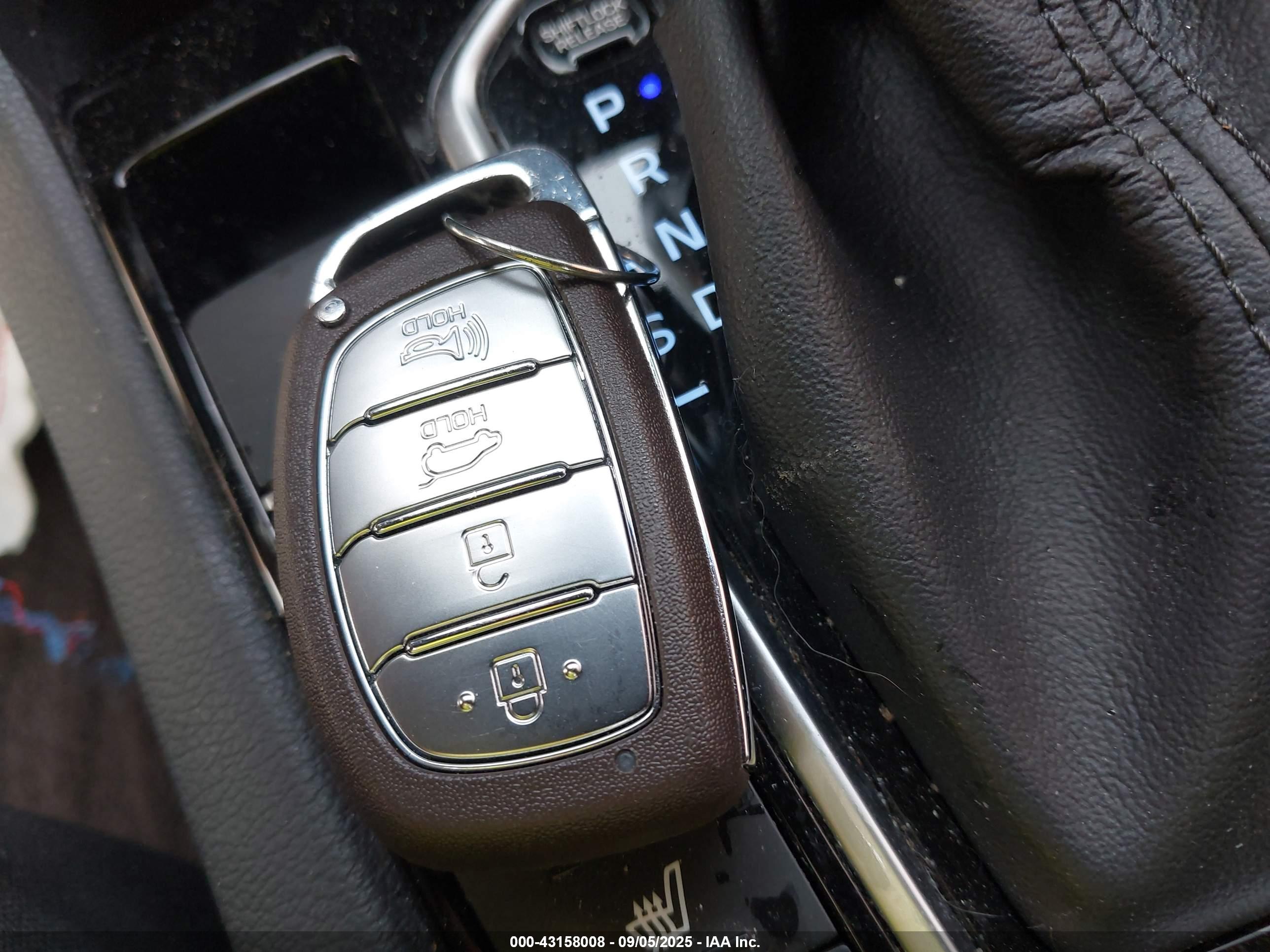 HYUNDAI IONIQ image 11