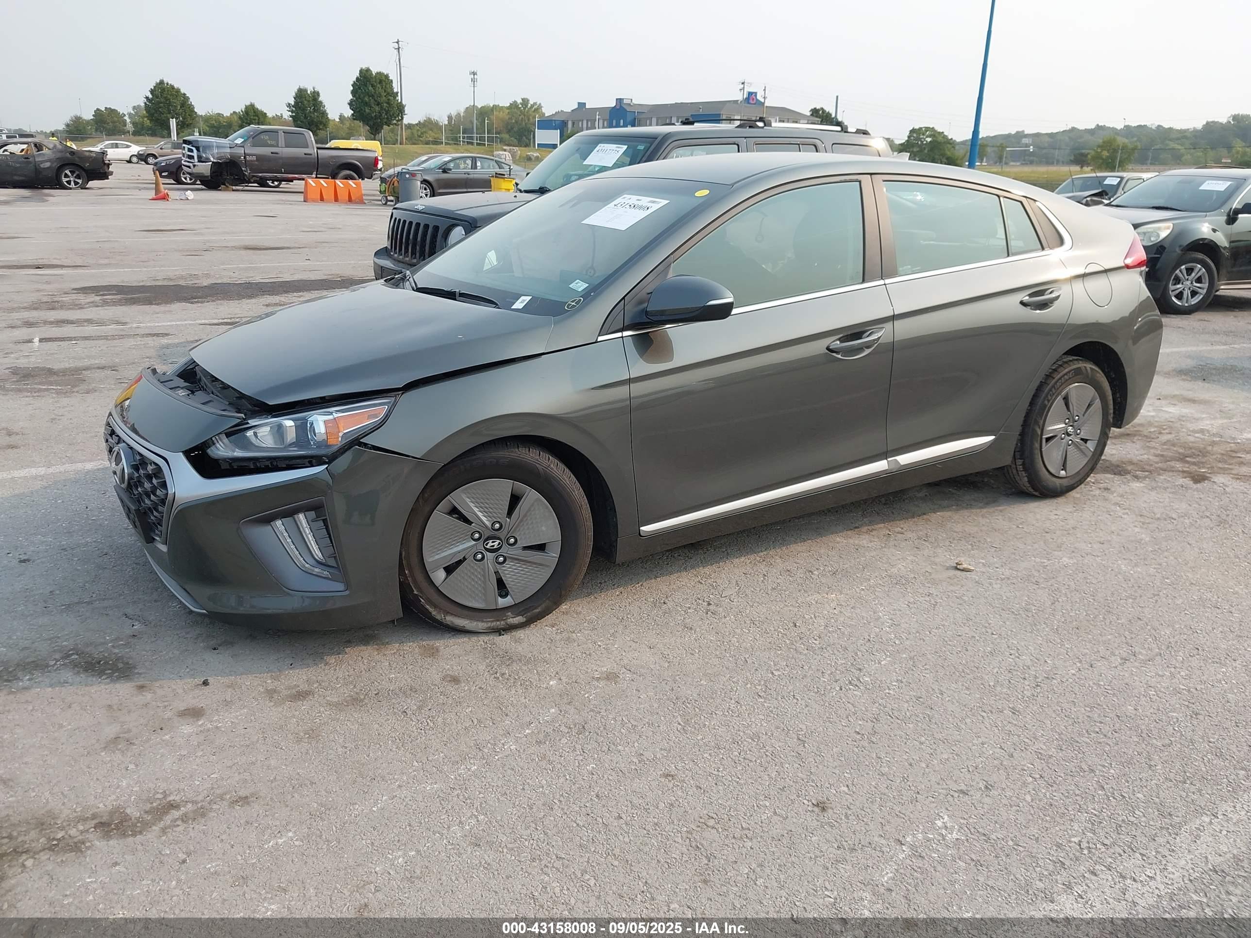 HYUNDAI IONIQ image 2