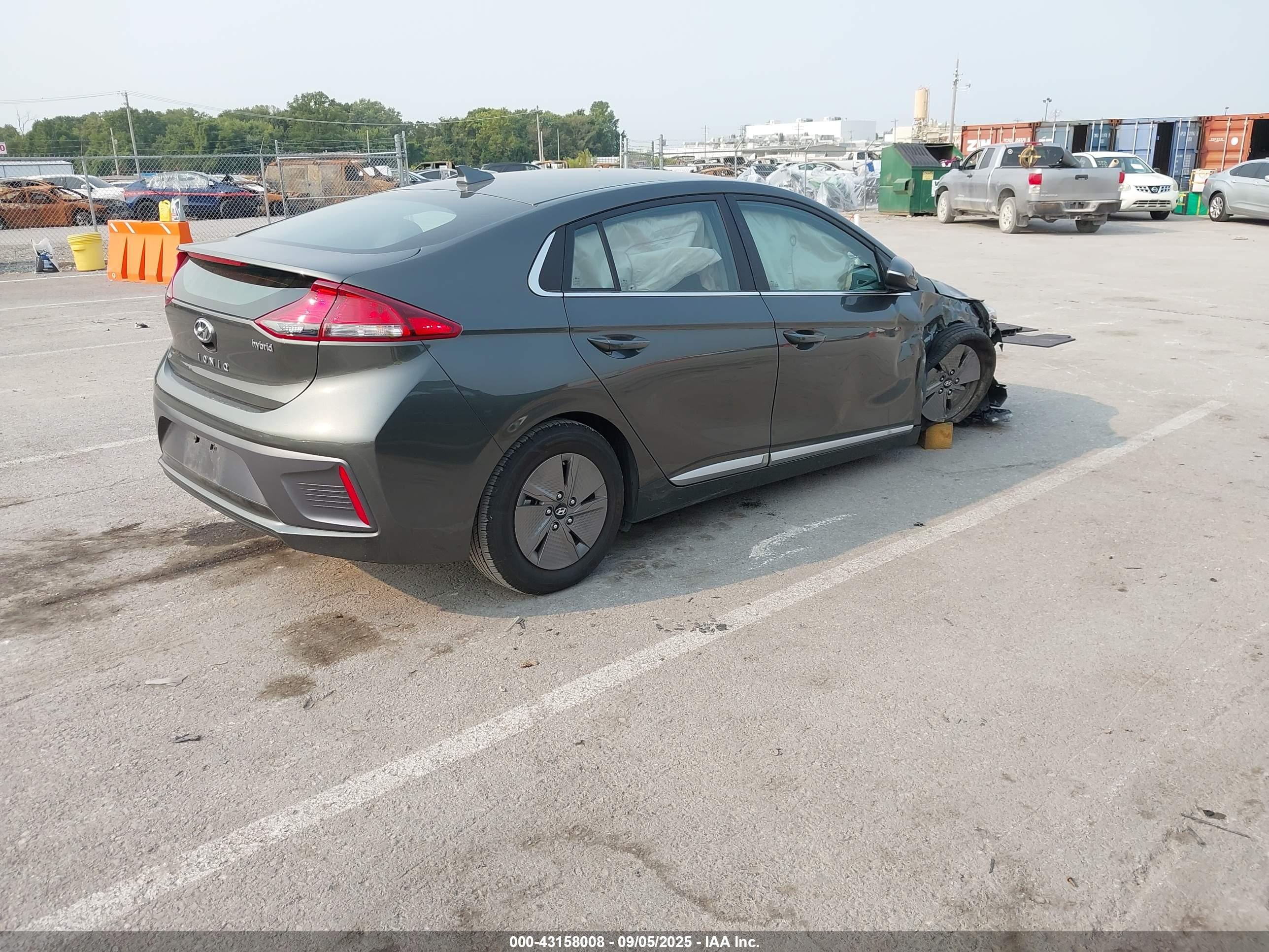 HYUNDAI IONIQ image 4