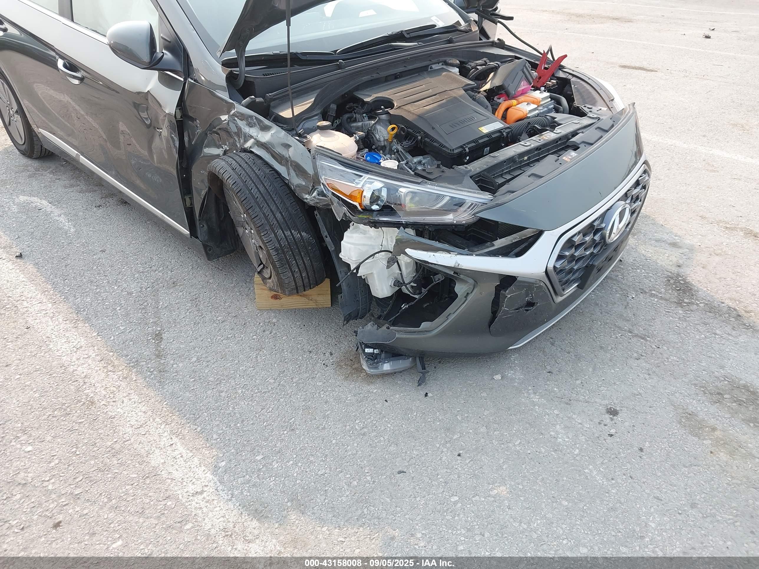 HYUNDAI IONIQ image 6