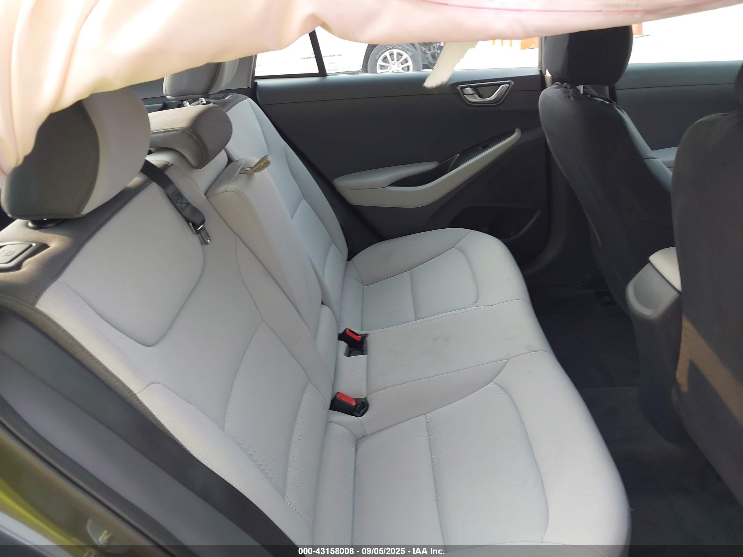 HYUNDAI IONIQ image 8