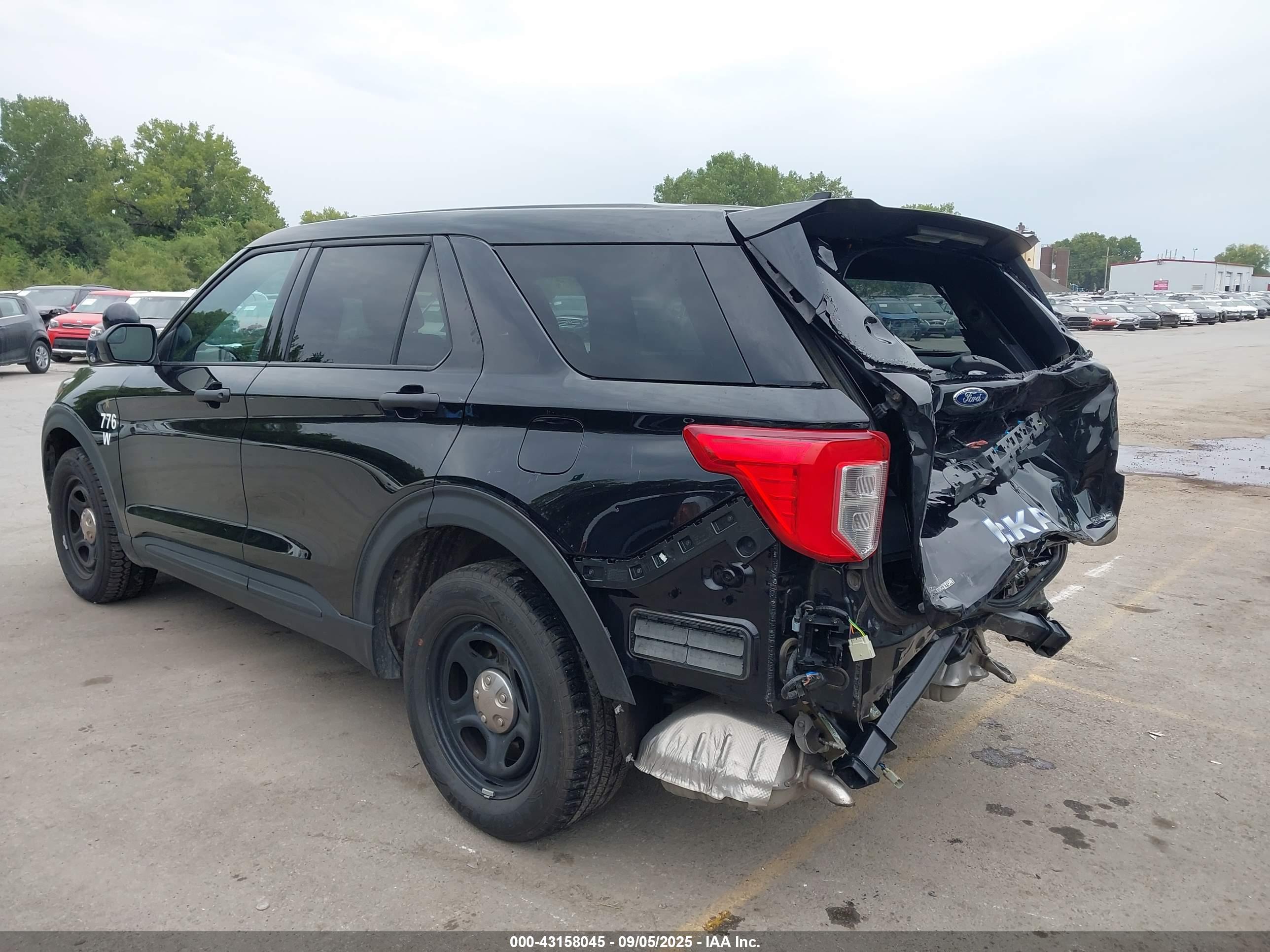 FORD EXPLORER image 3