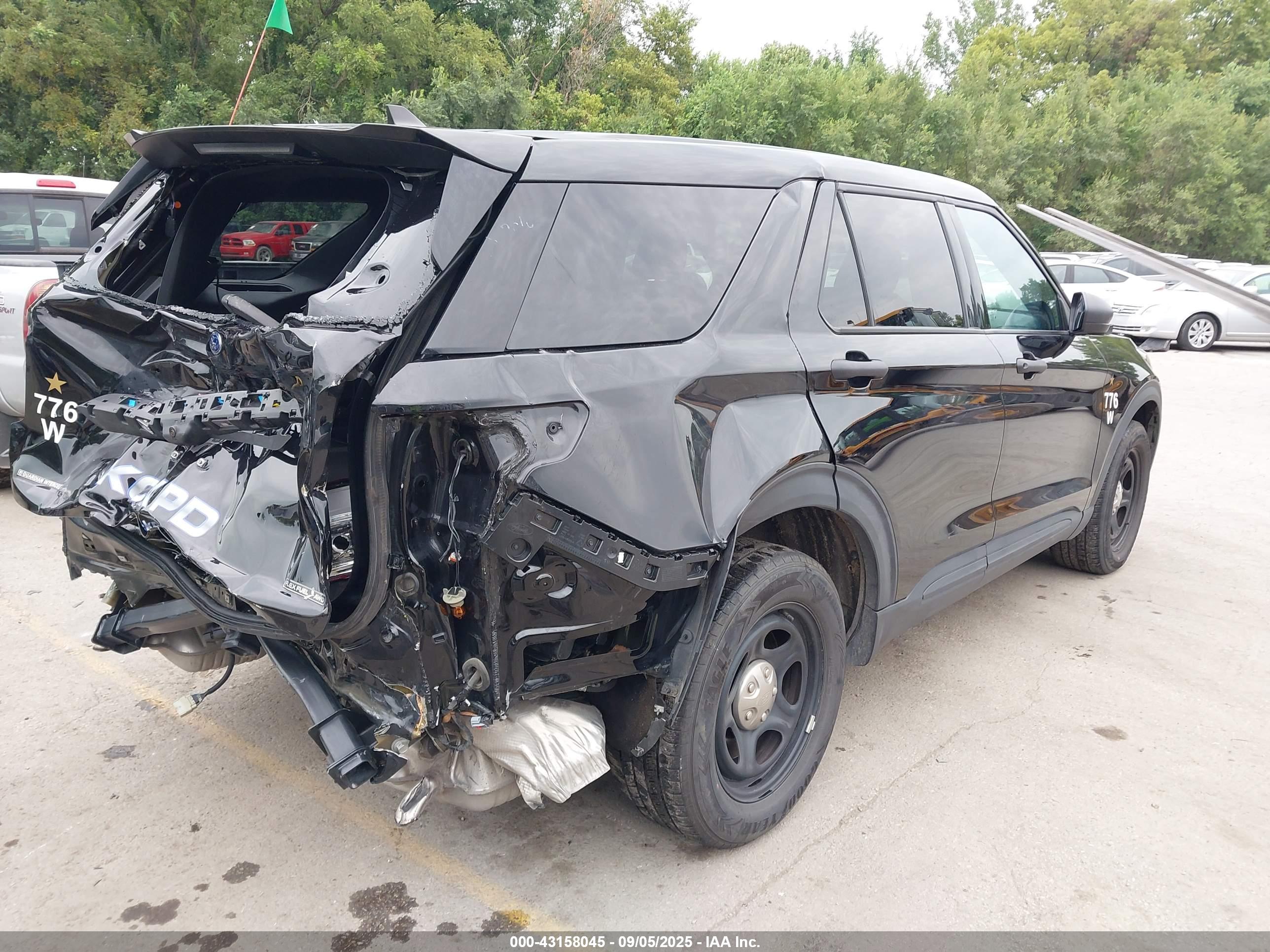FORD EXPLORER image 4