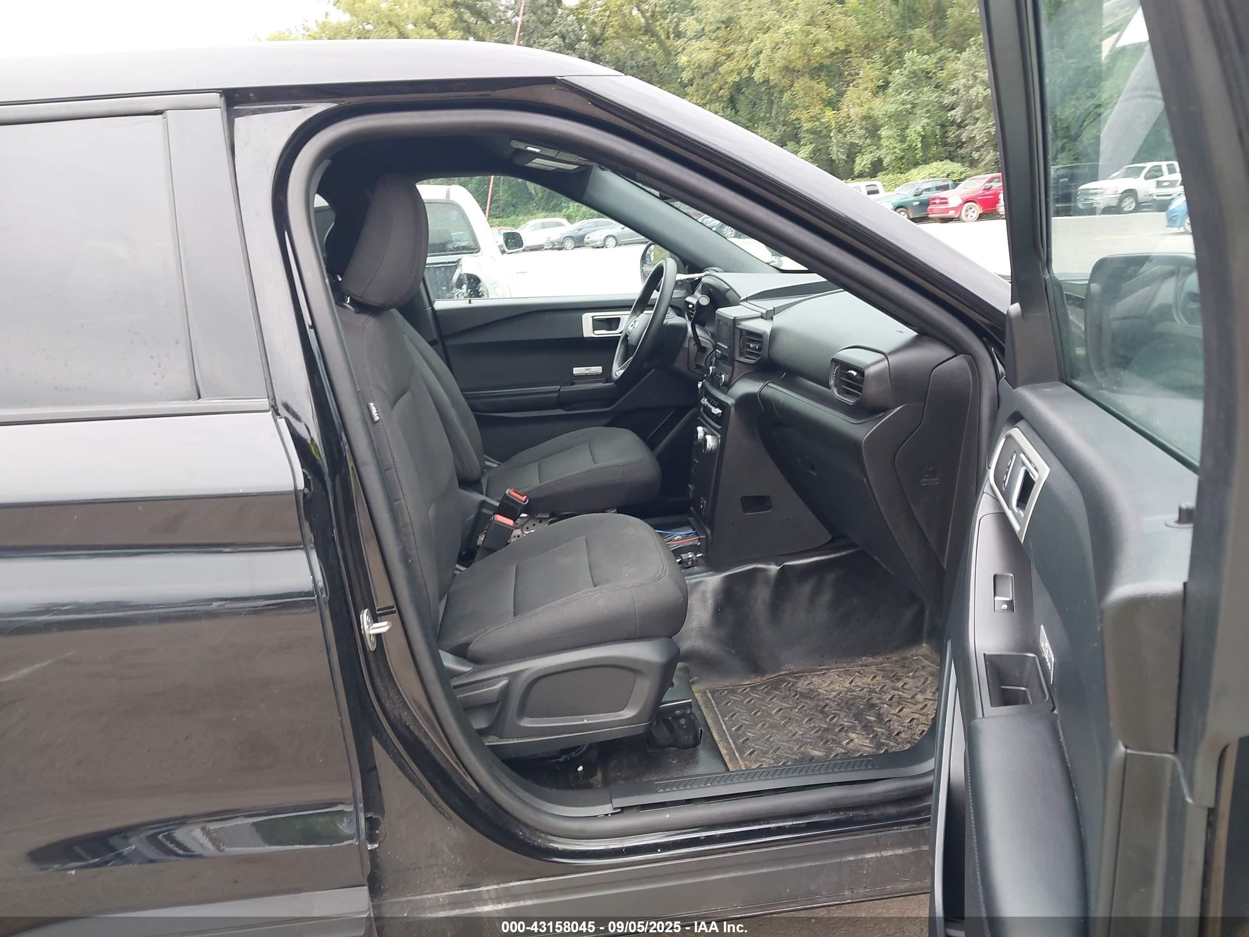 FORD EXPLORER image 5