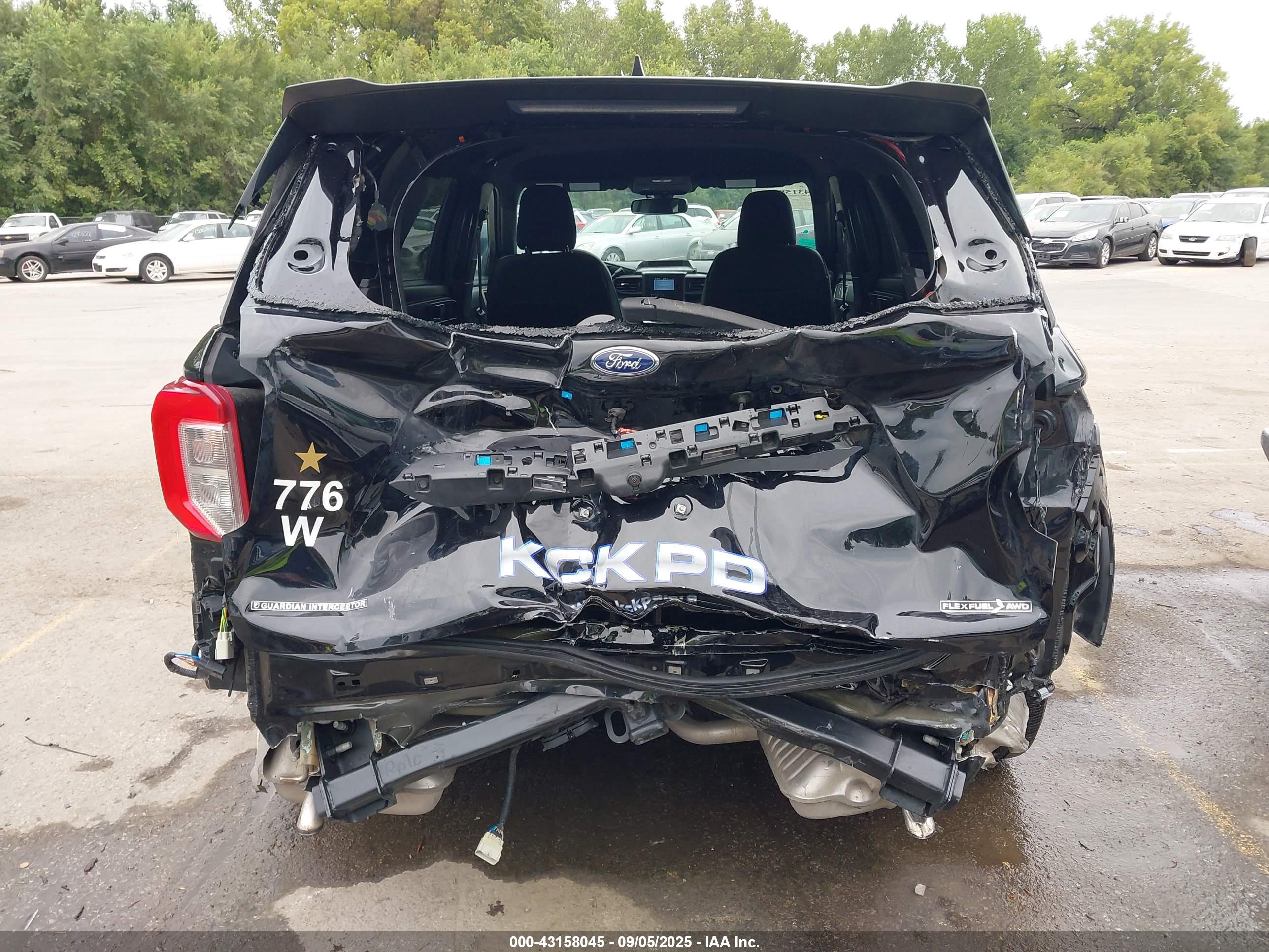FORD EXPLORER image 6
