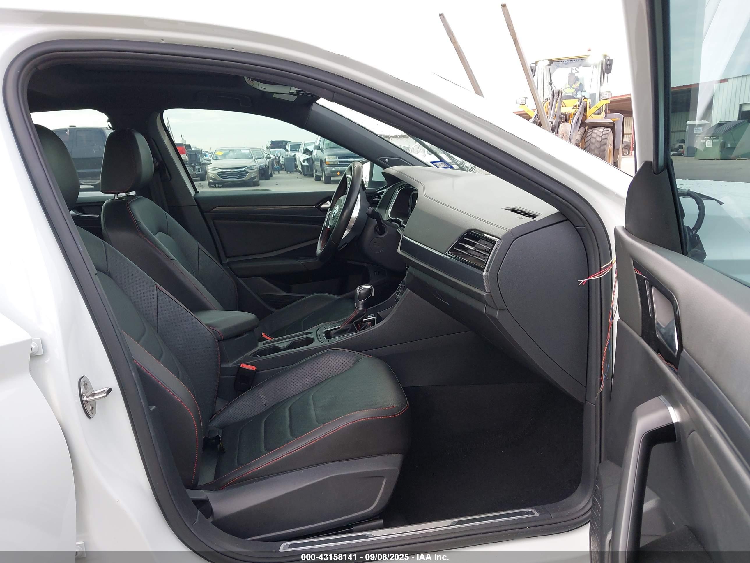 VOLKSWAGEN JETTA image 5