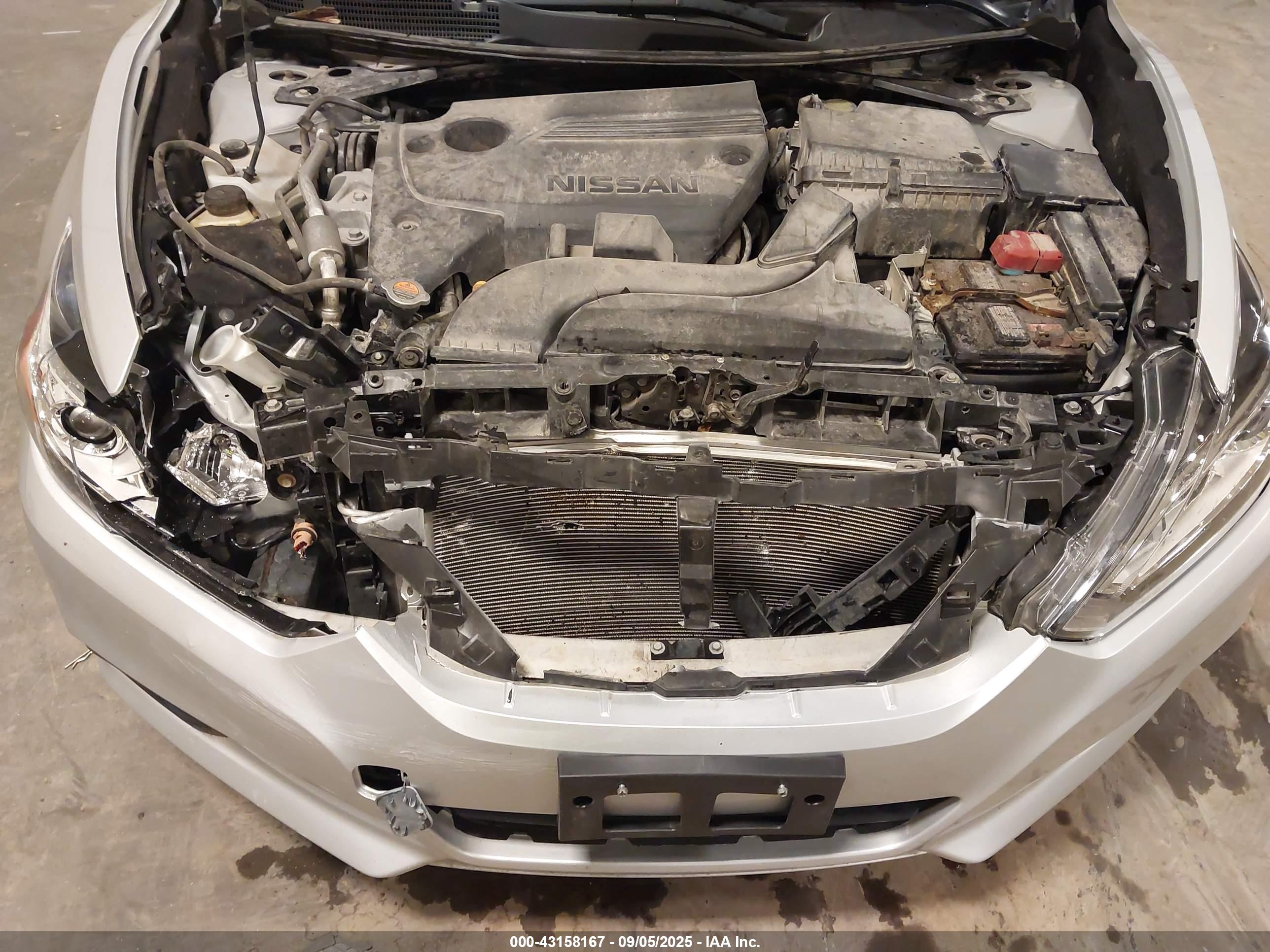 NISSAN ALTIMA image 10