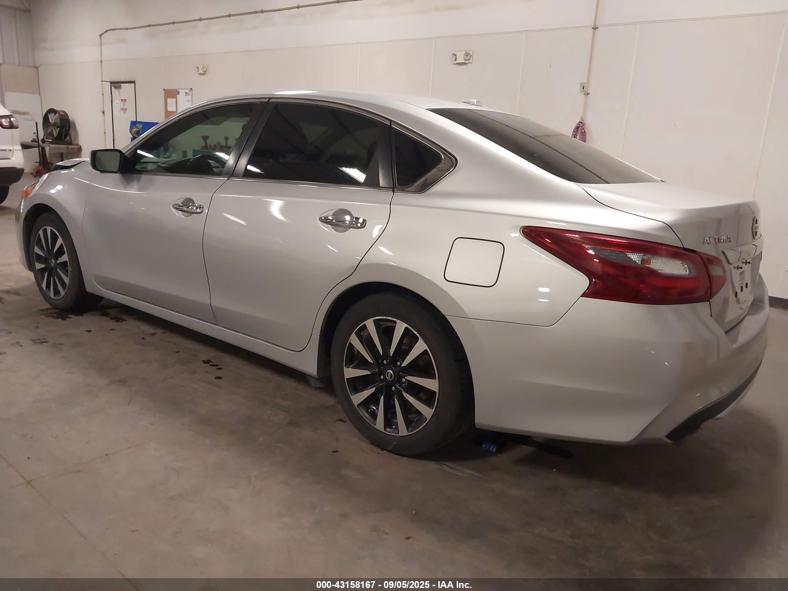 NISSAN ALTIMA image 3
