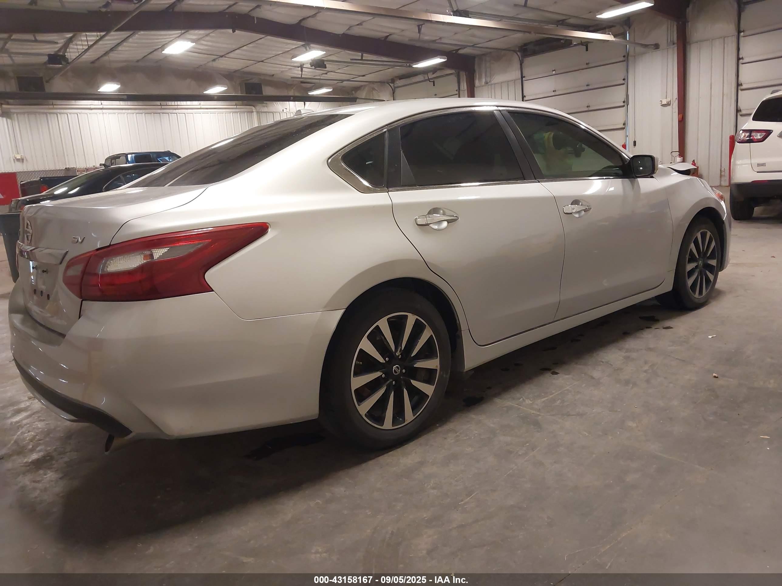 NISSAN ALTIMA image 4