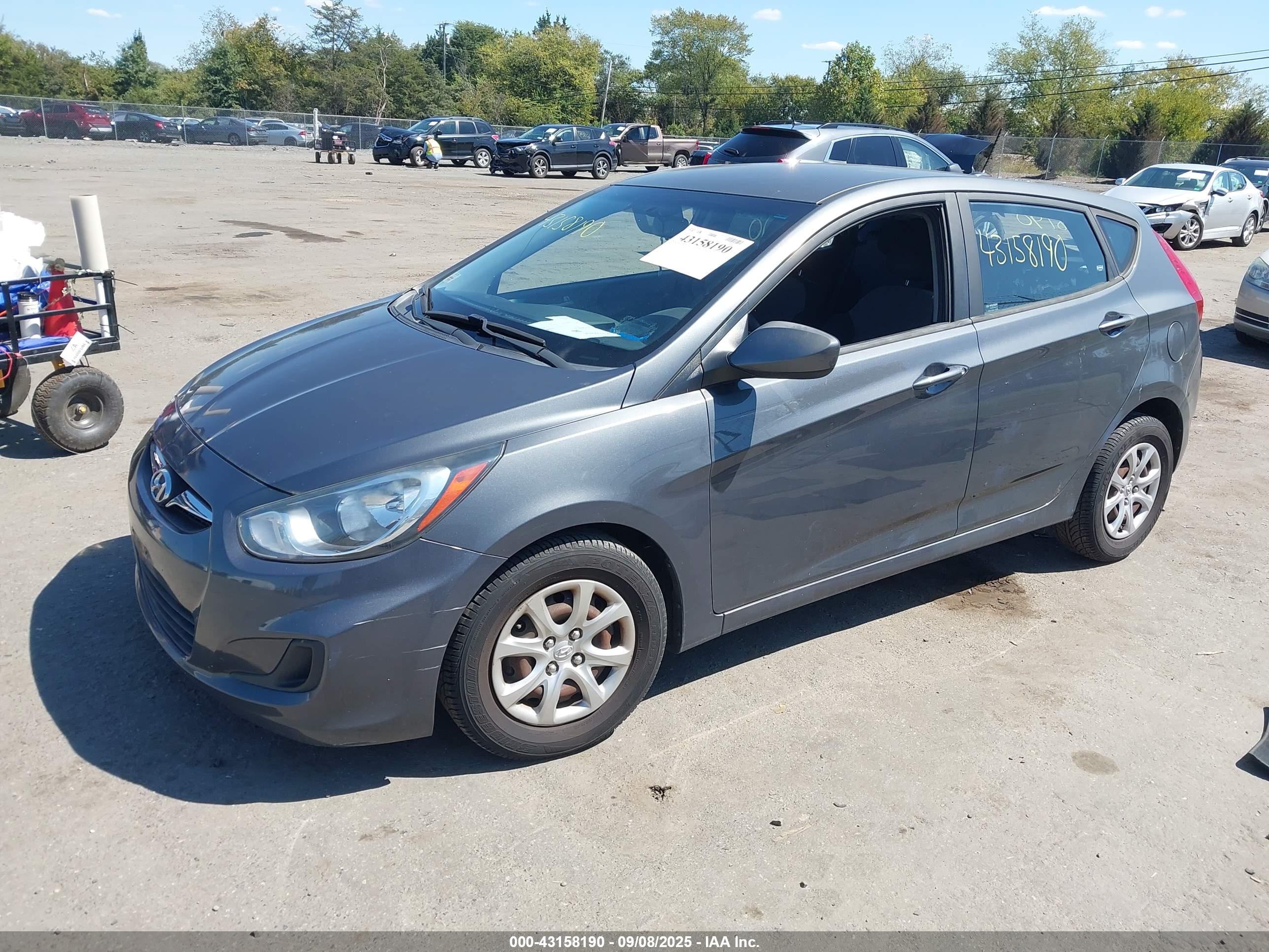 HYUNDAI ACCENT image 2