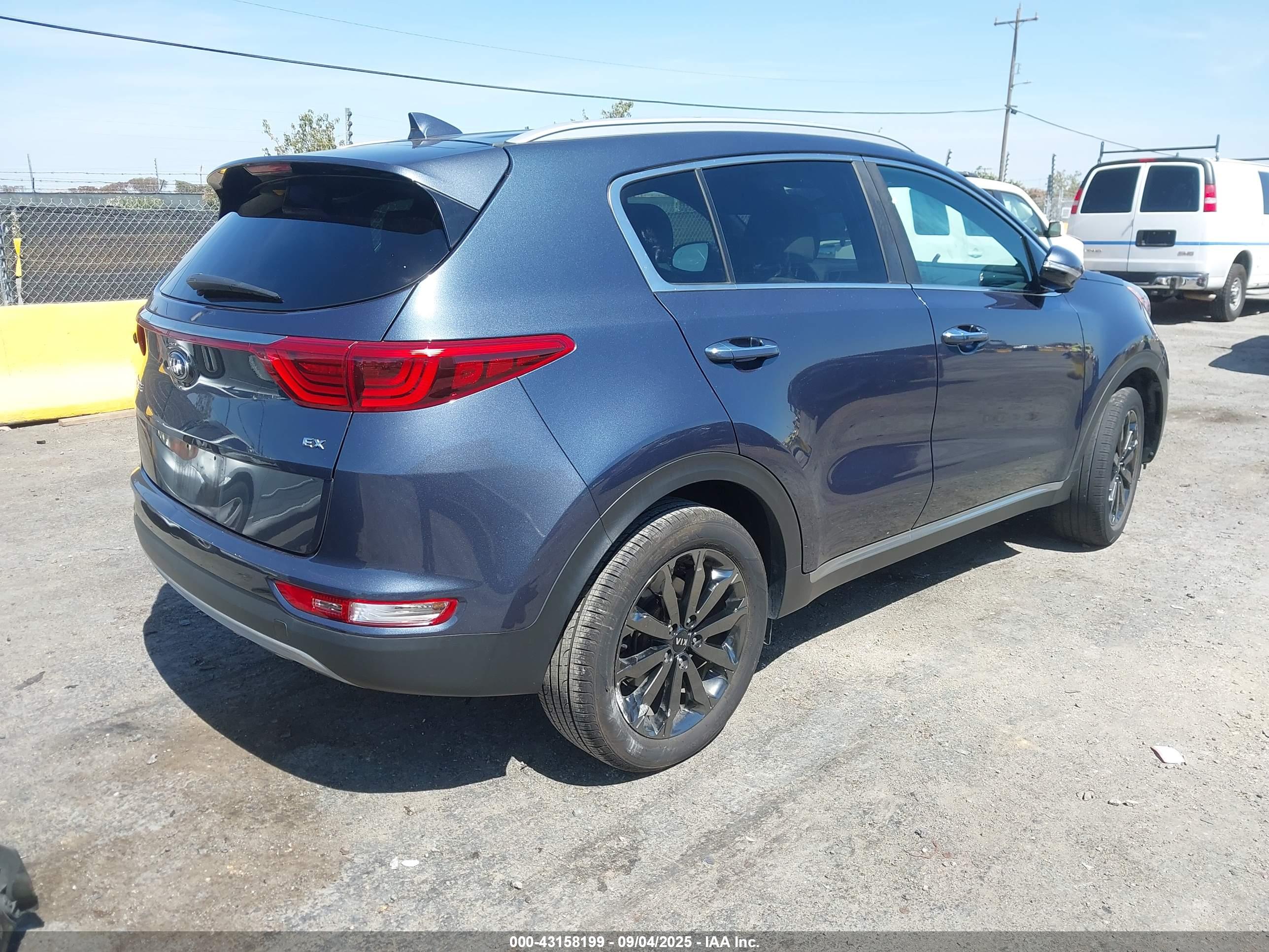 KIA SPORTAGE image 4