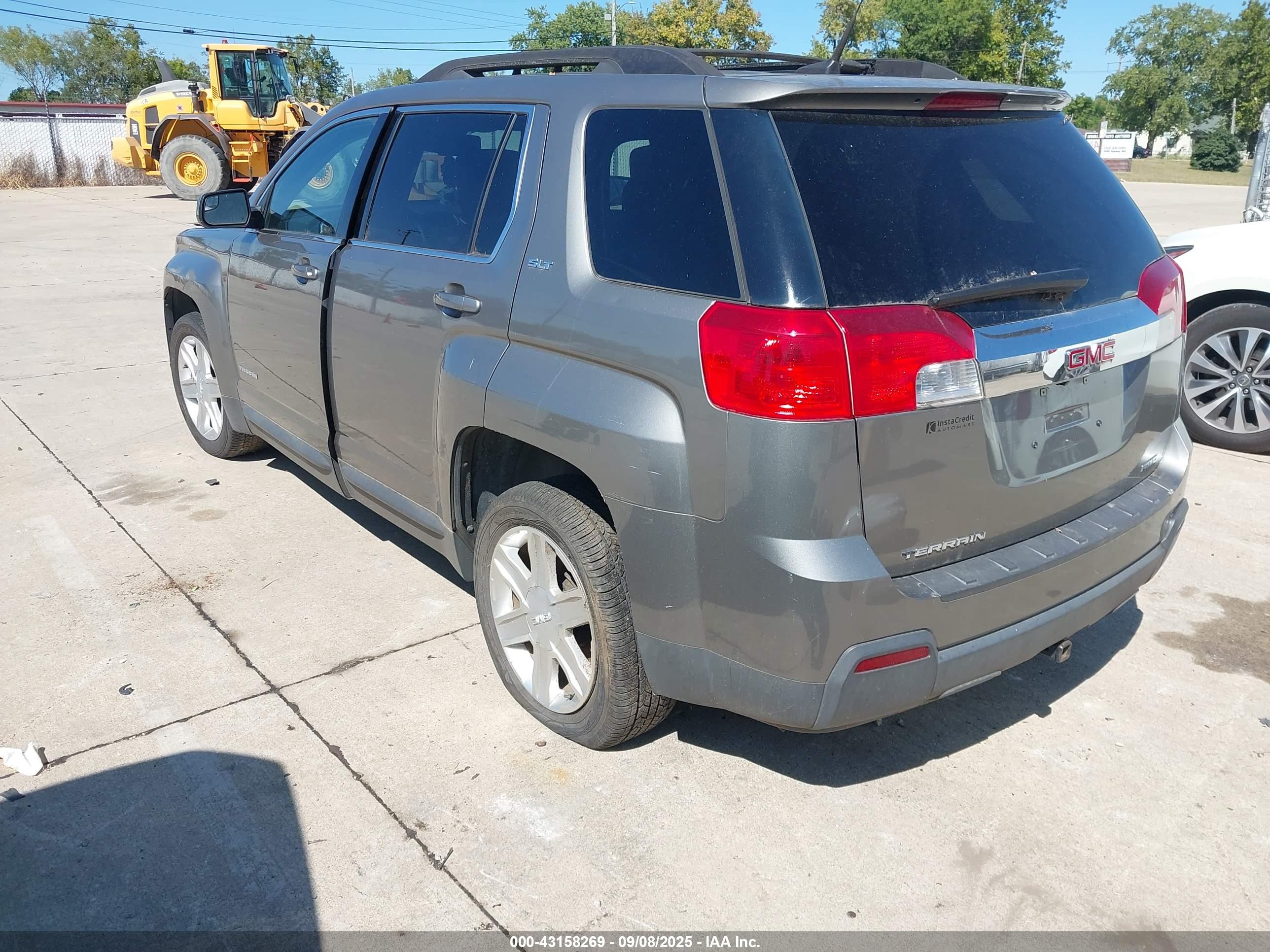 GMC TERRAIN image 3