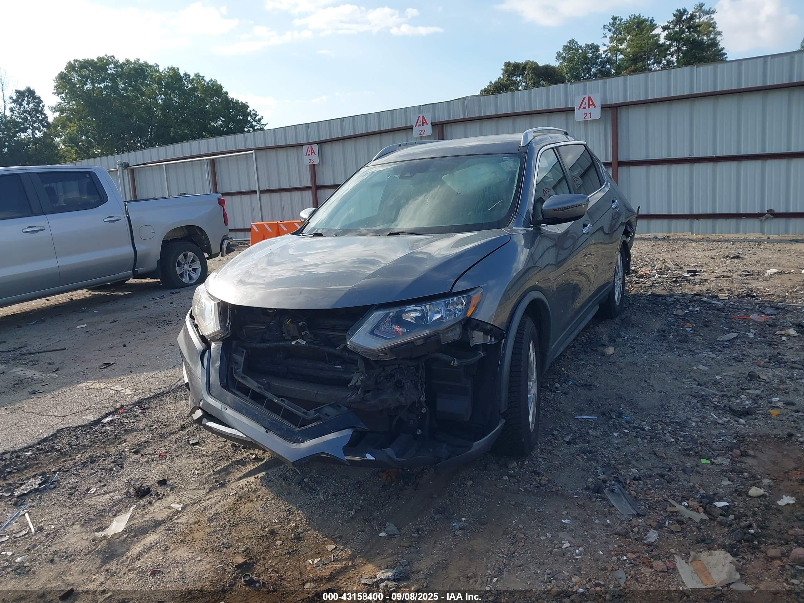 NISSAN ROGUE image 2