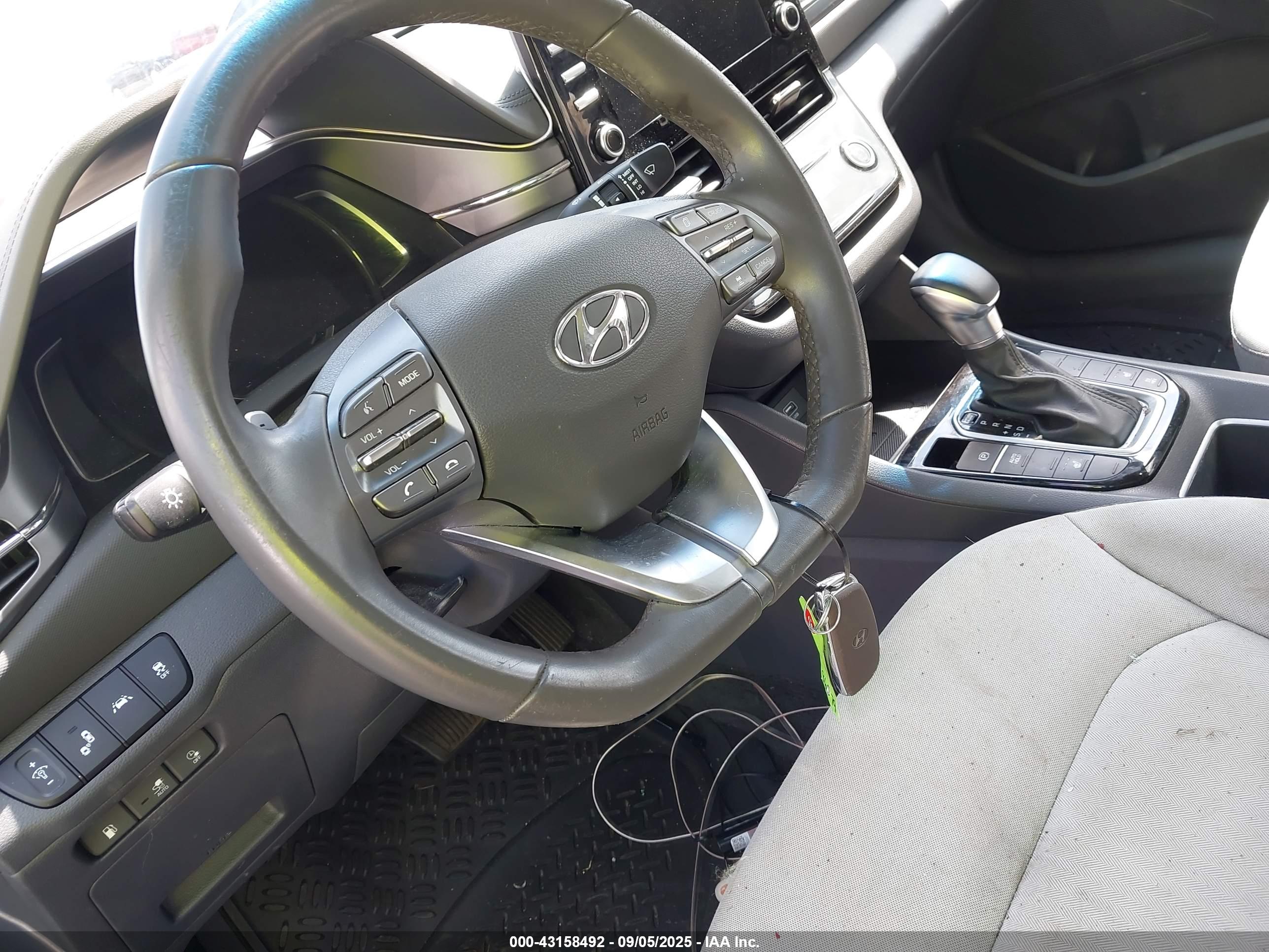 HYUNDAI IONIQ image 11