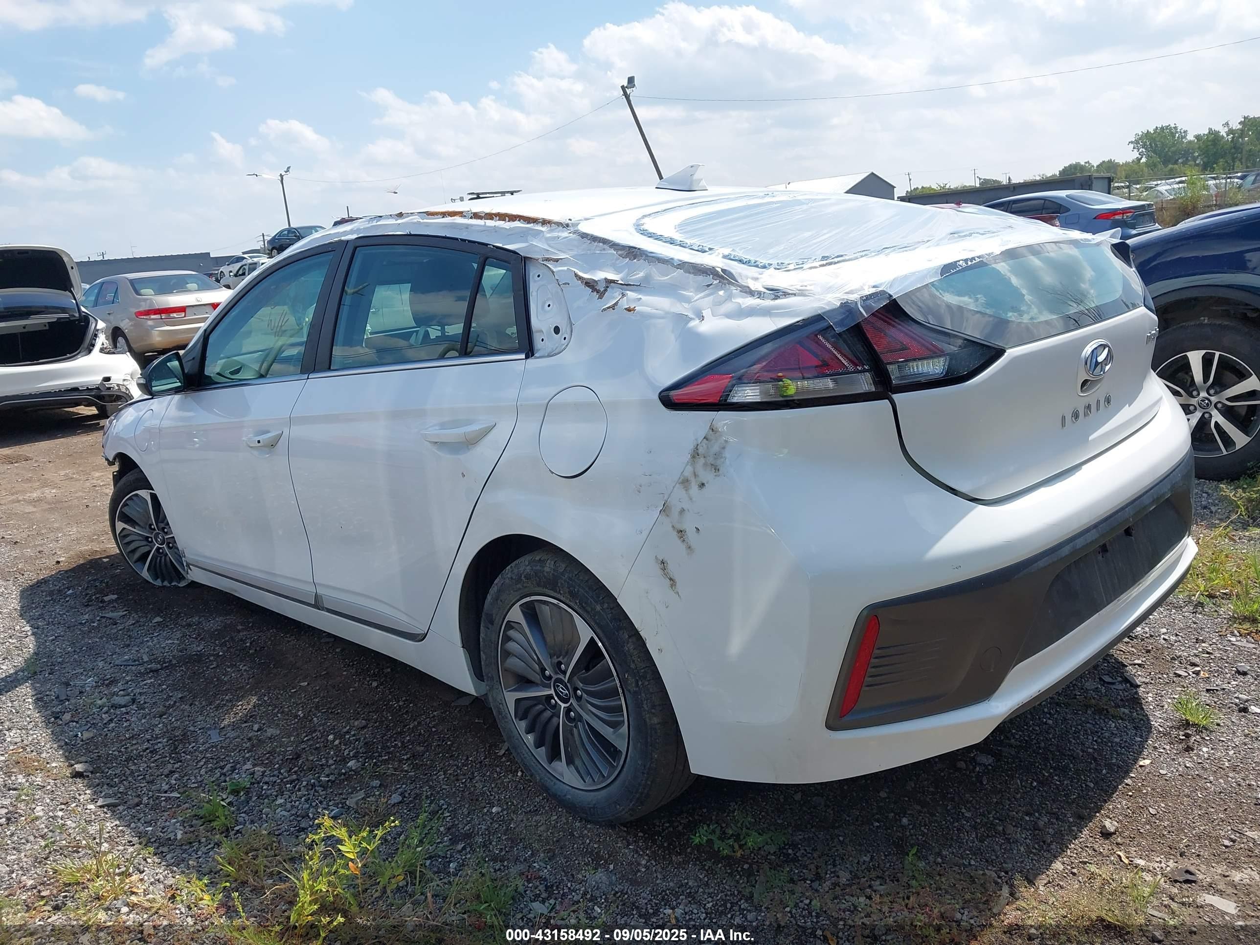 HYUNDAI IONIQ image 3