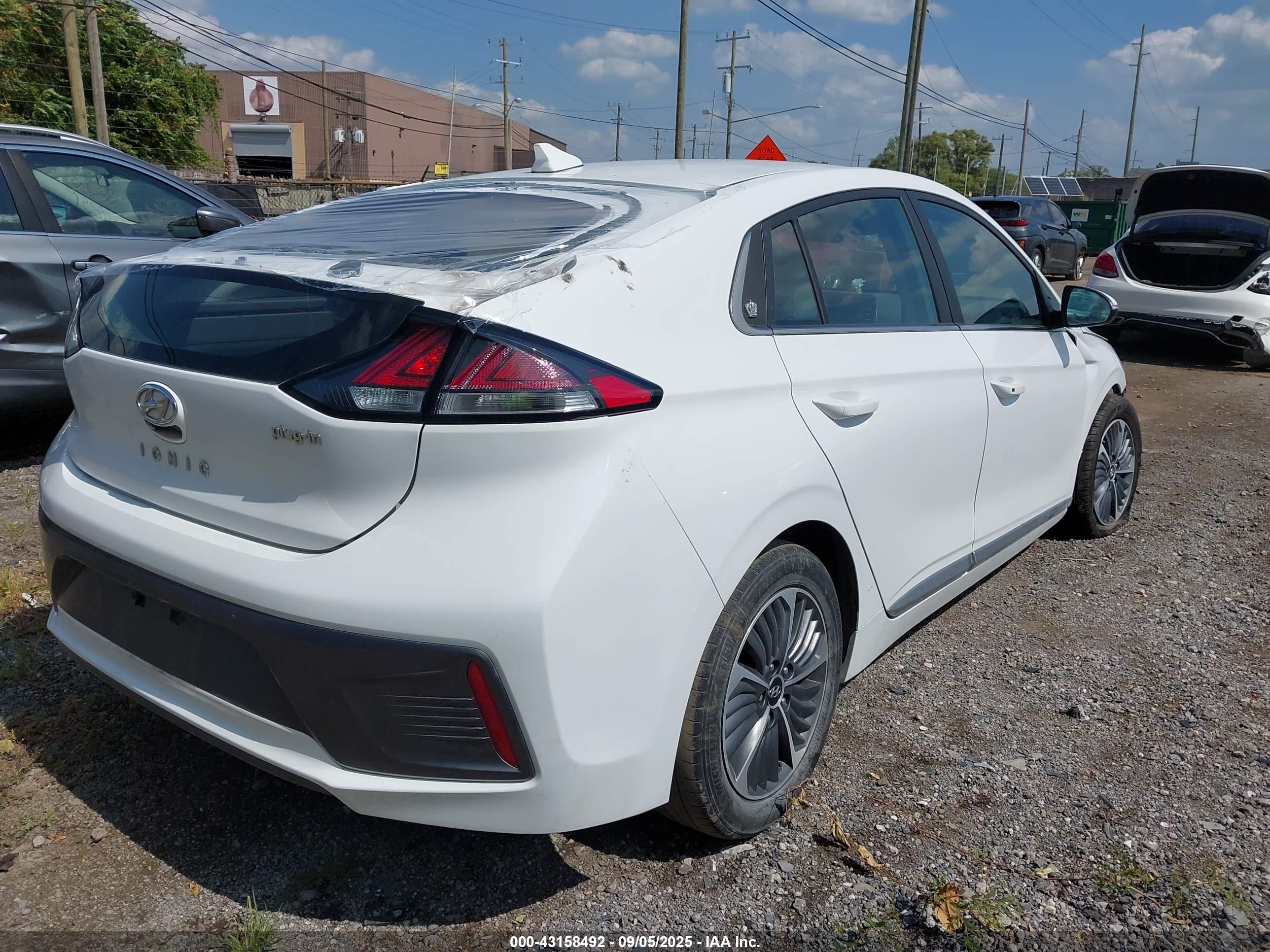 HYUNDAI IONIQ image 4