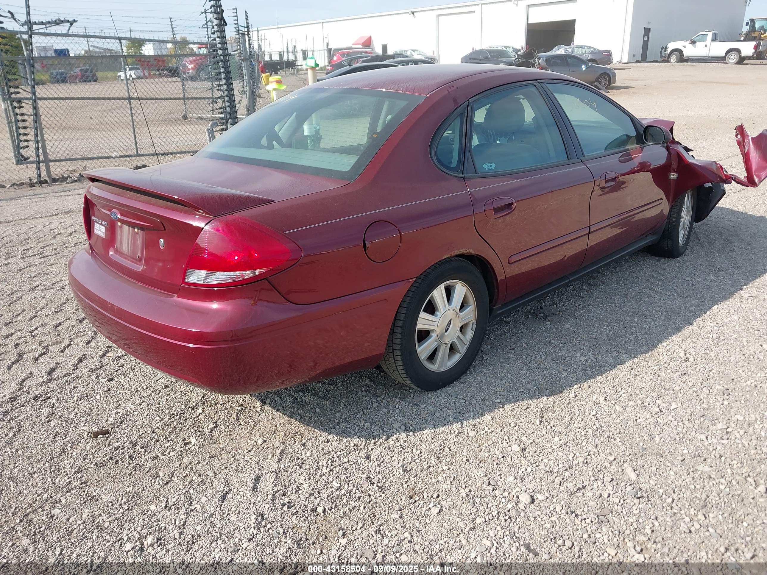FORD TAURUS image 4