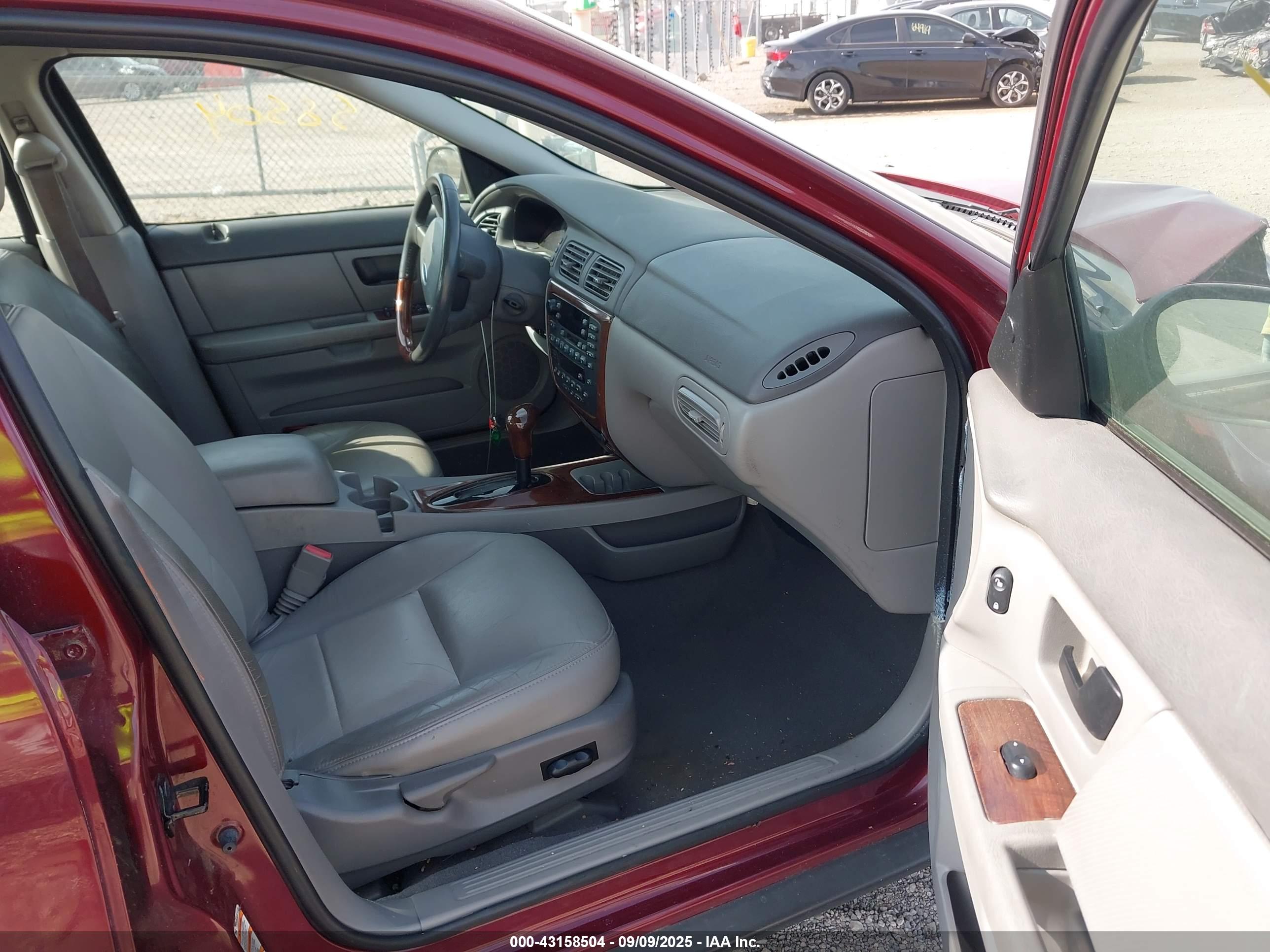 FORD TAURUS image 5