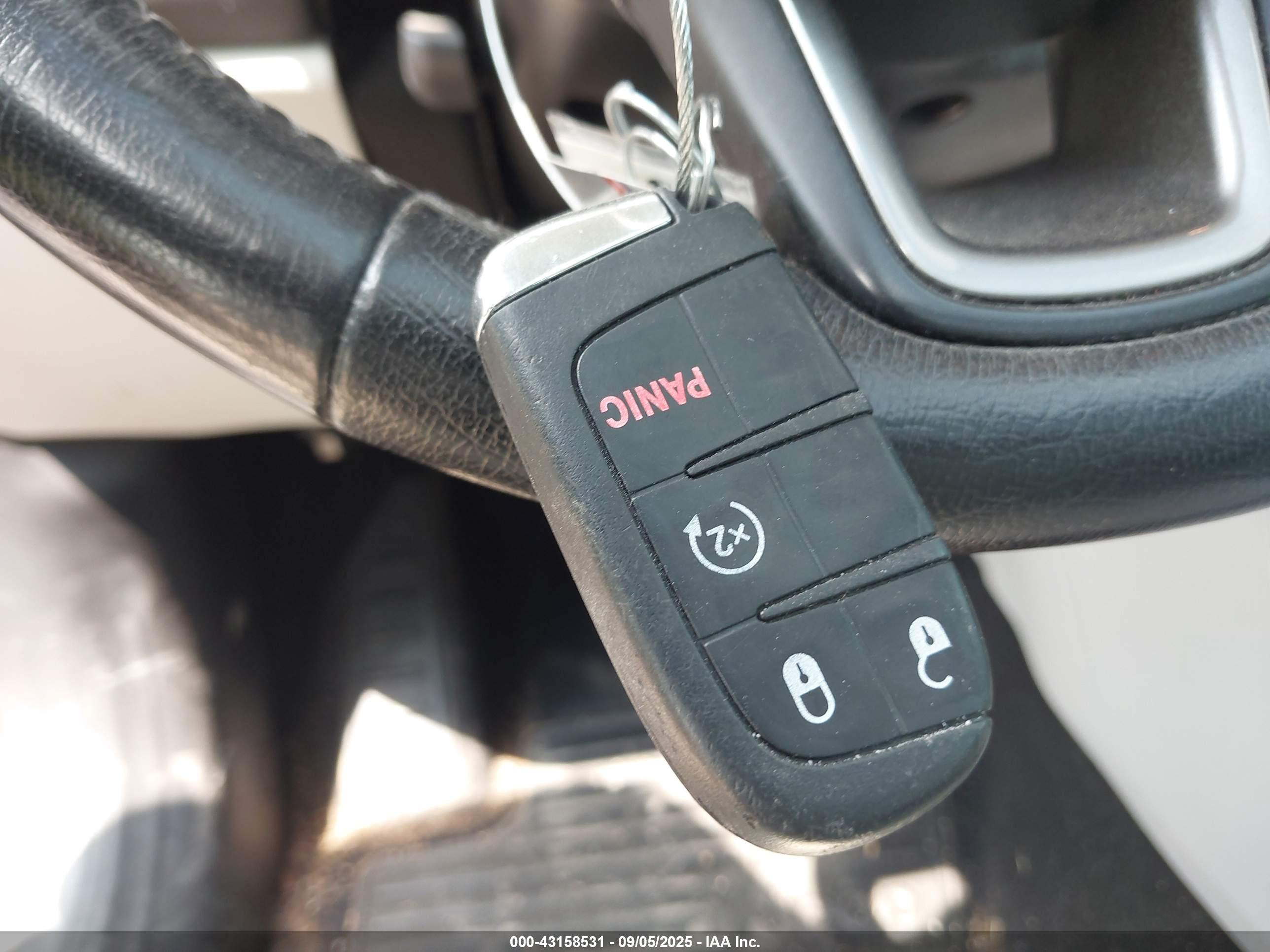 JEEP RENEGADE image 11