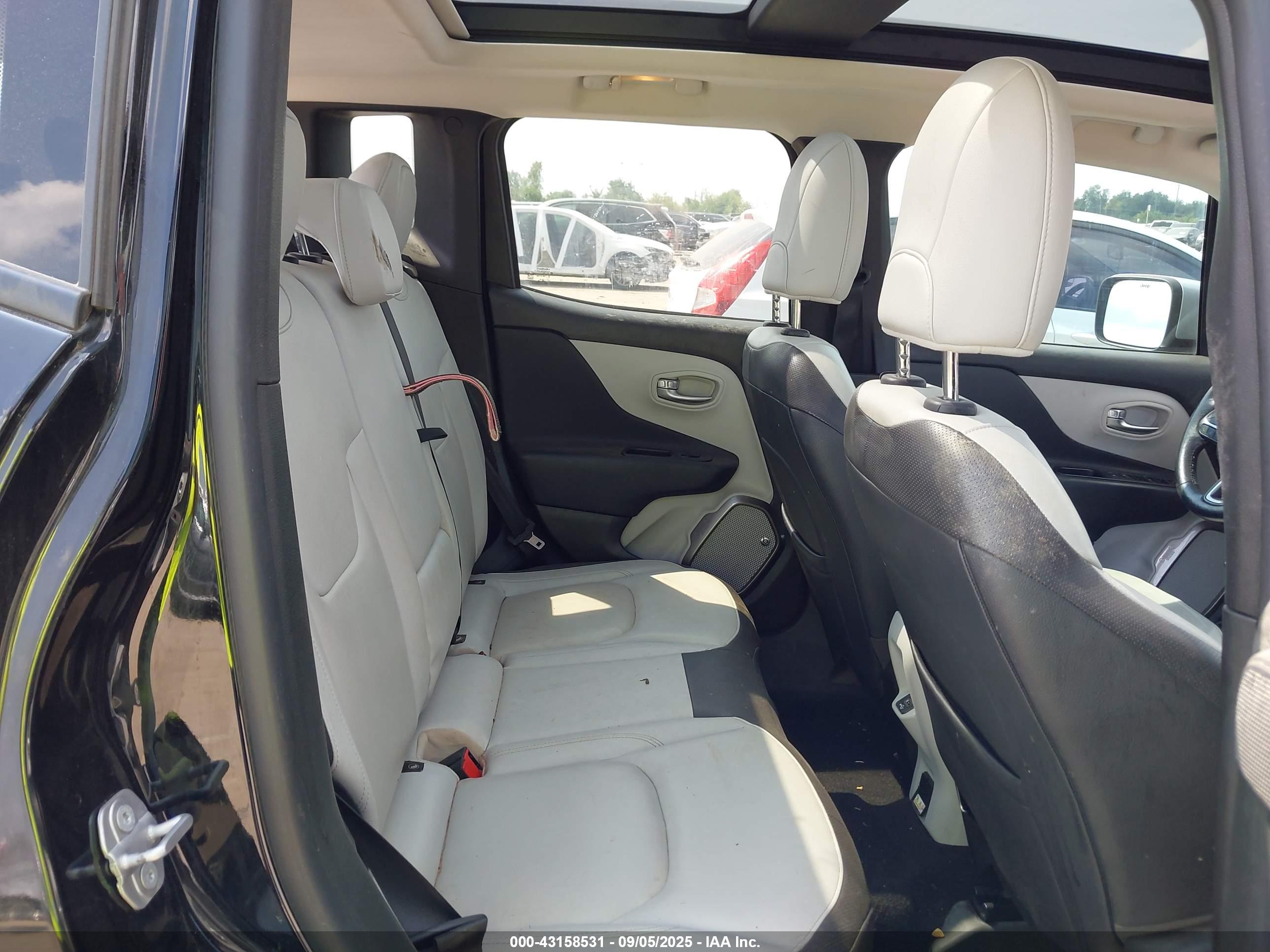 JEEP RENEGADE image 8
