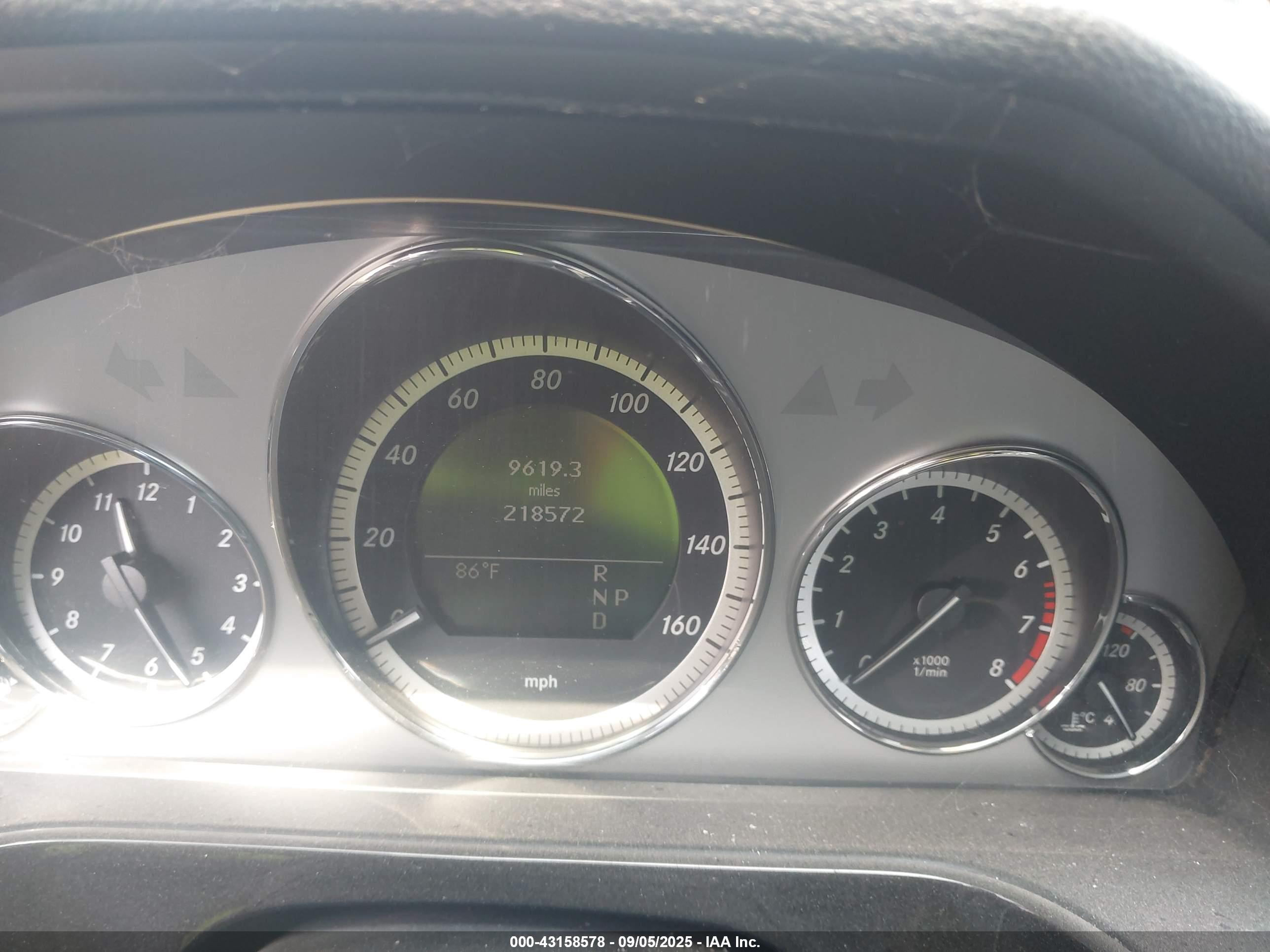 MERCEDES-BENZ E image 7