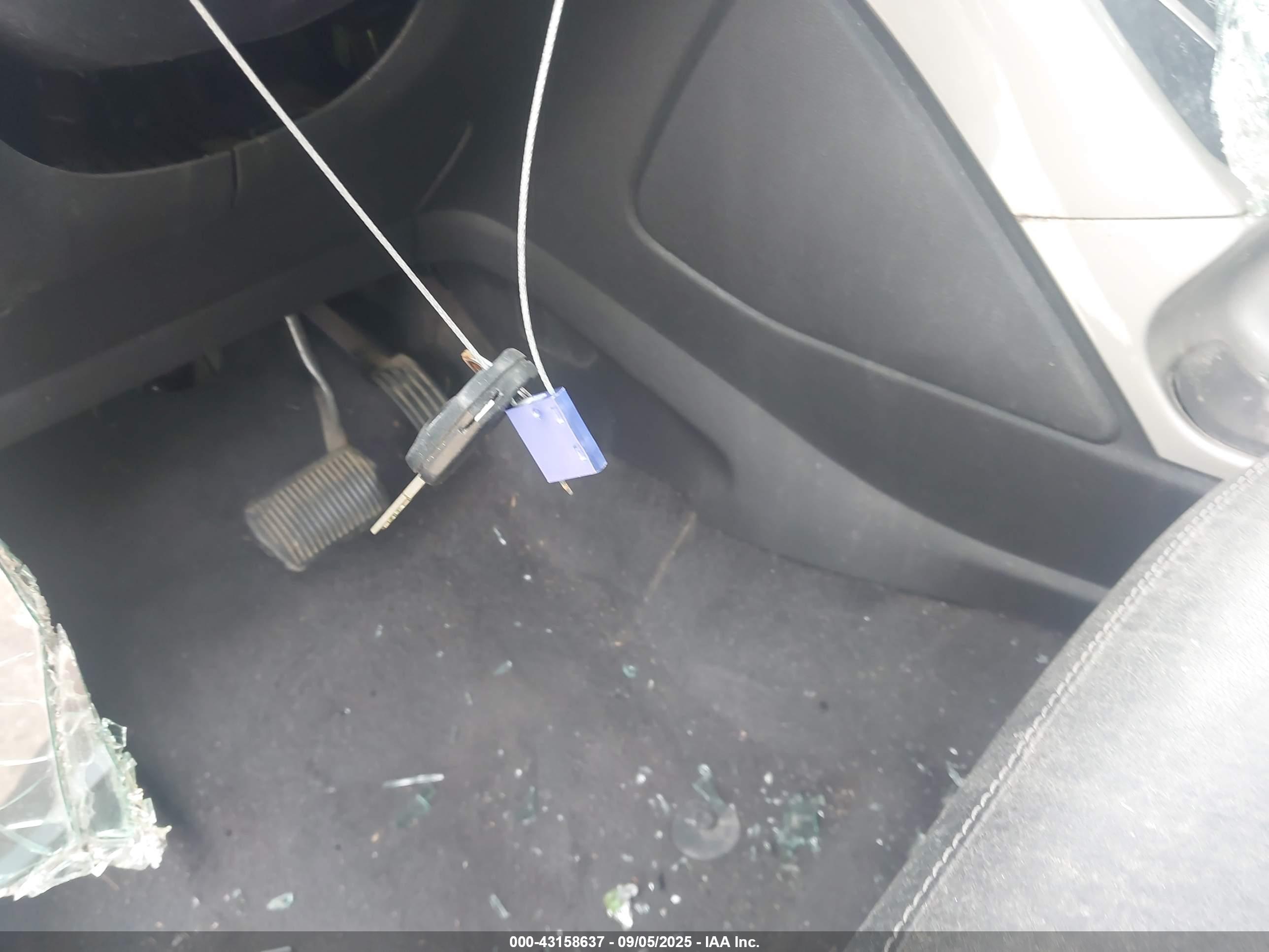 FORD ESCAPE image 11