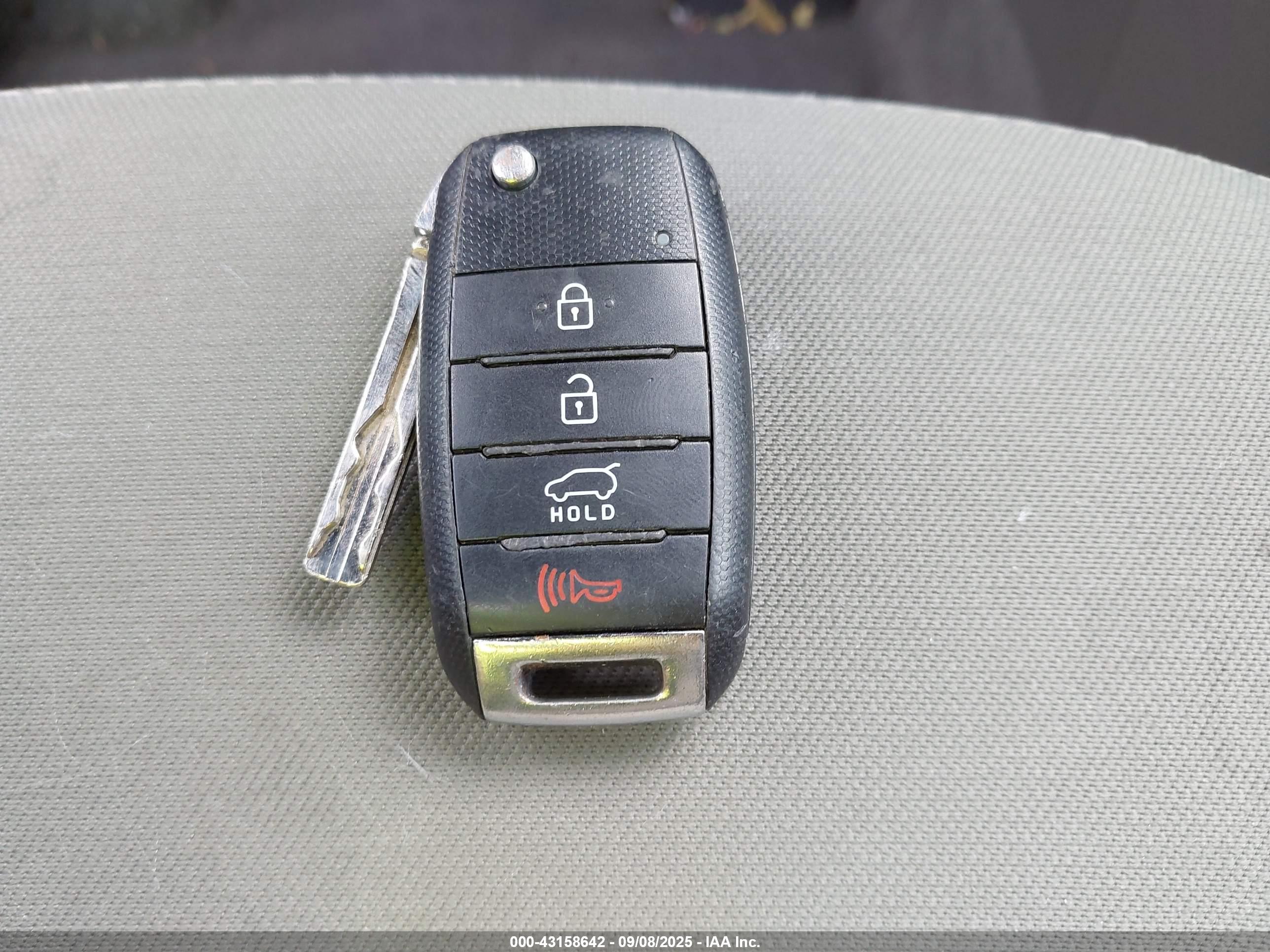 KIA SPORTAGE image 11