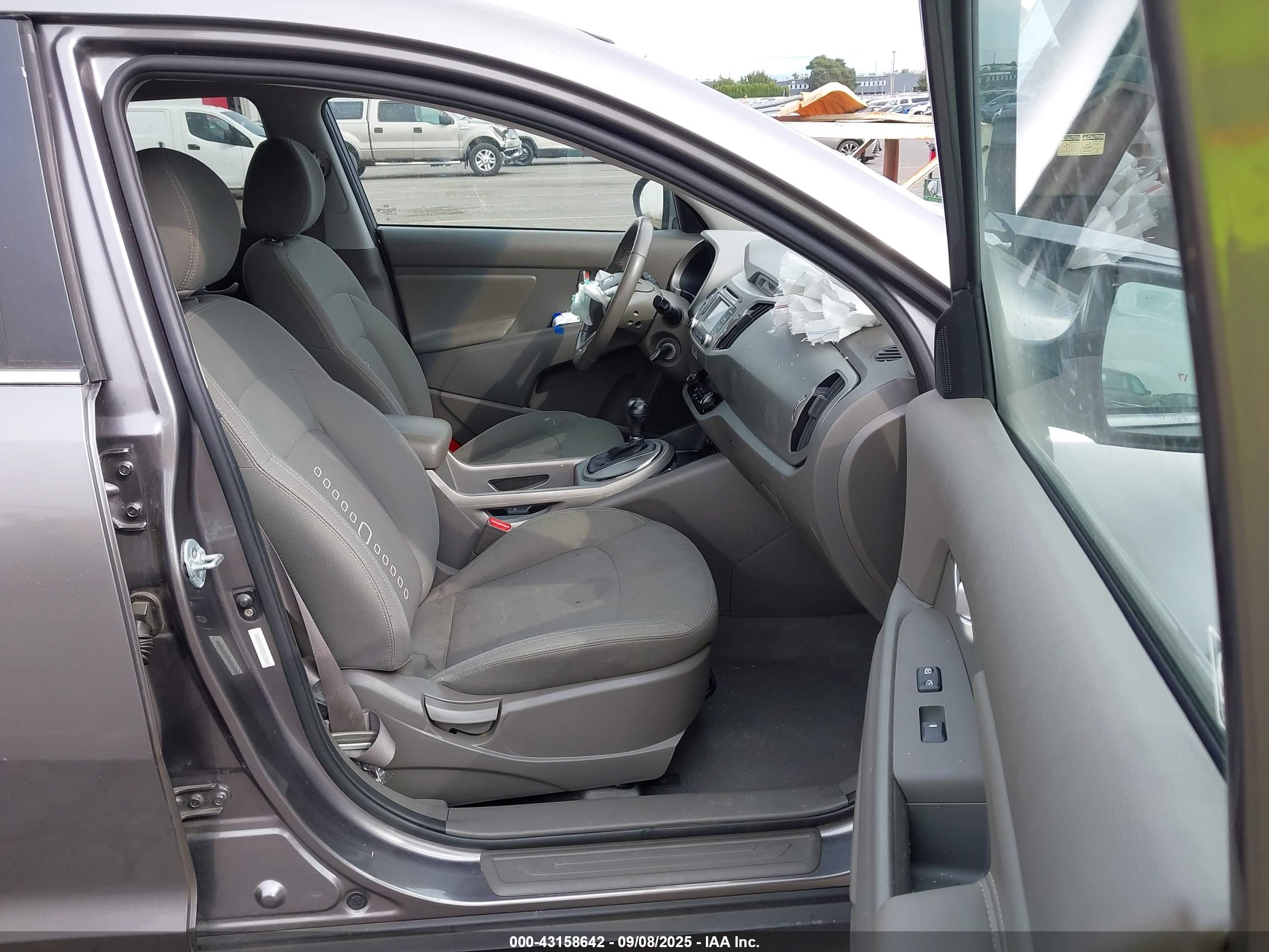 KIA SPORTAGE image 5