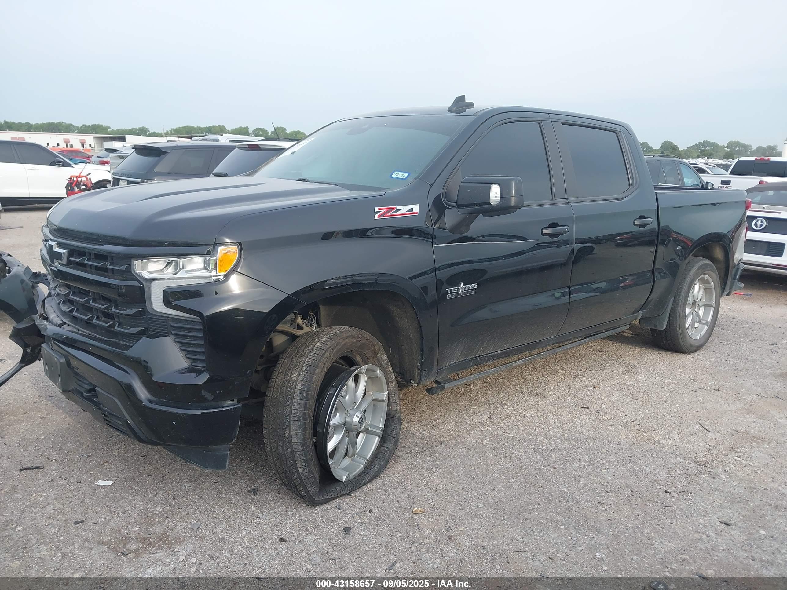 CHEVROLET SILVERADO image 2