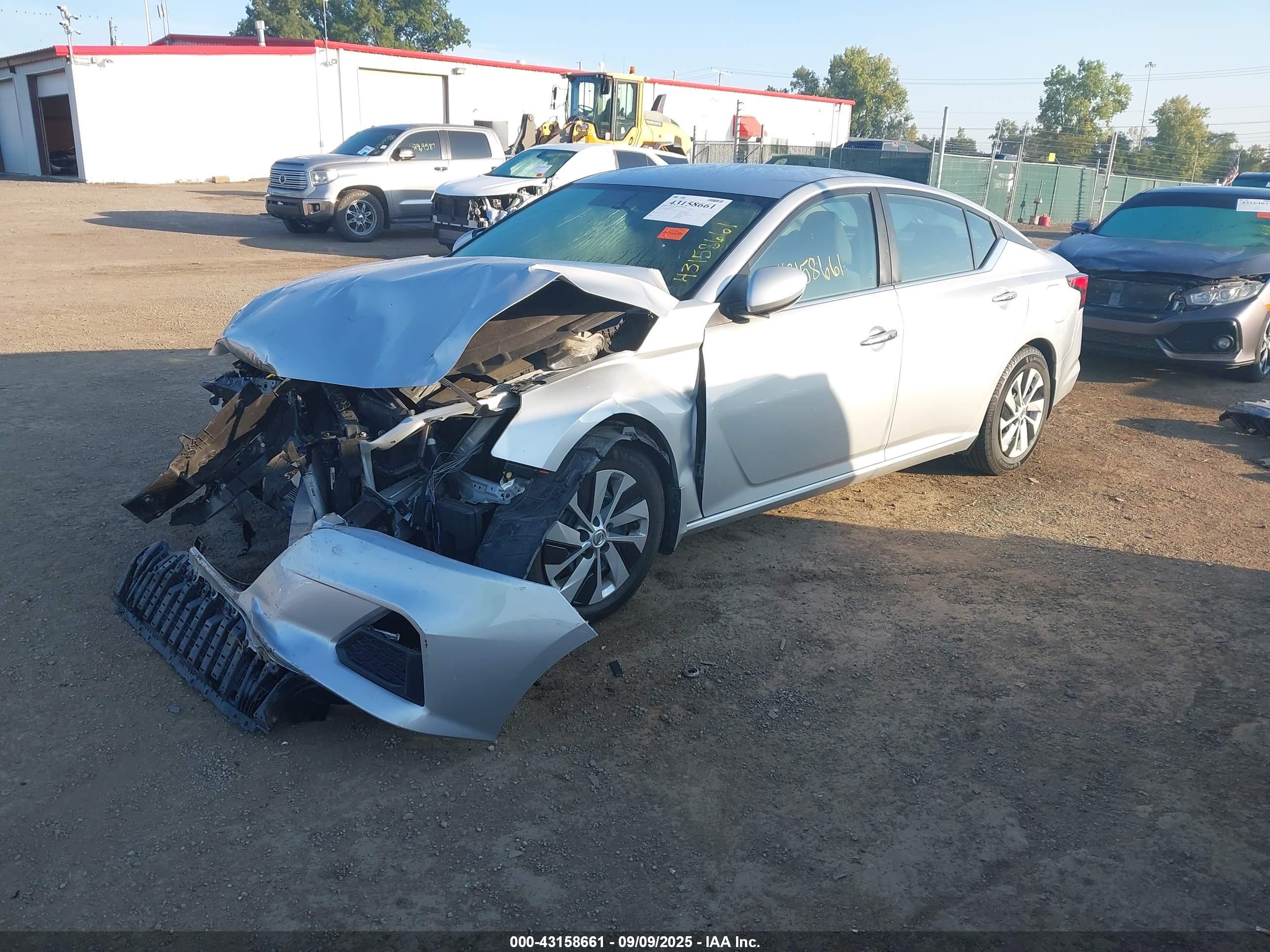 NISSAN ALTIMA image 2