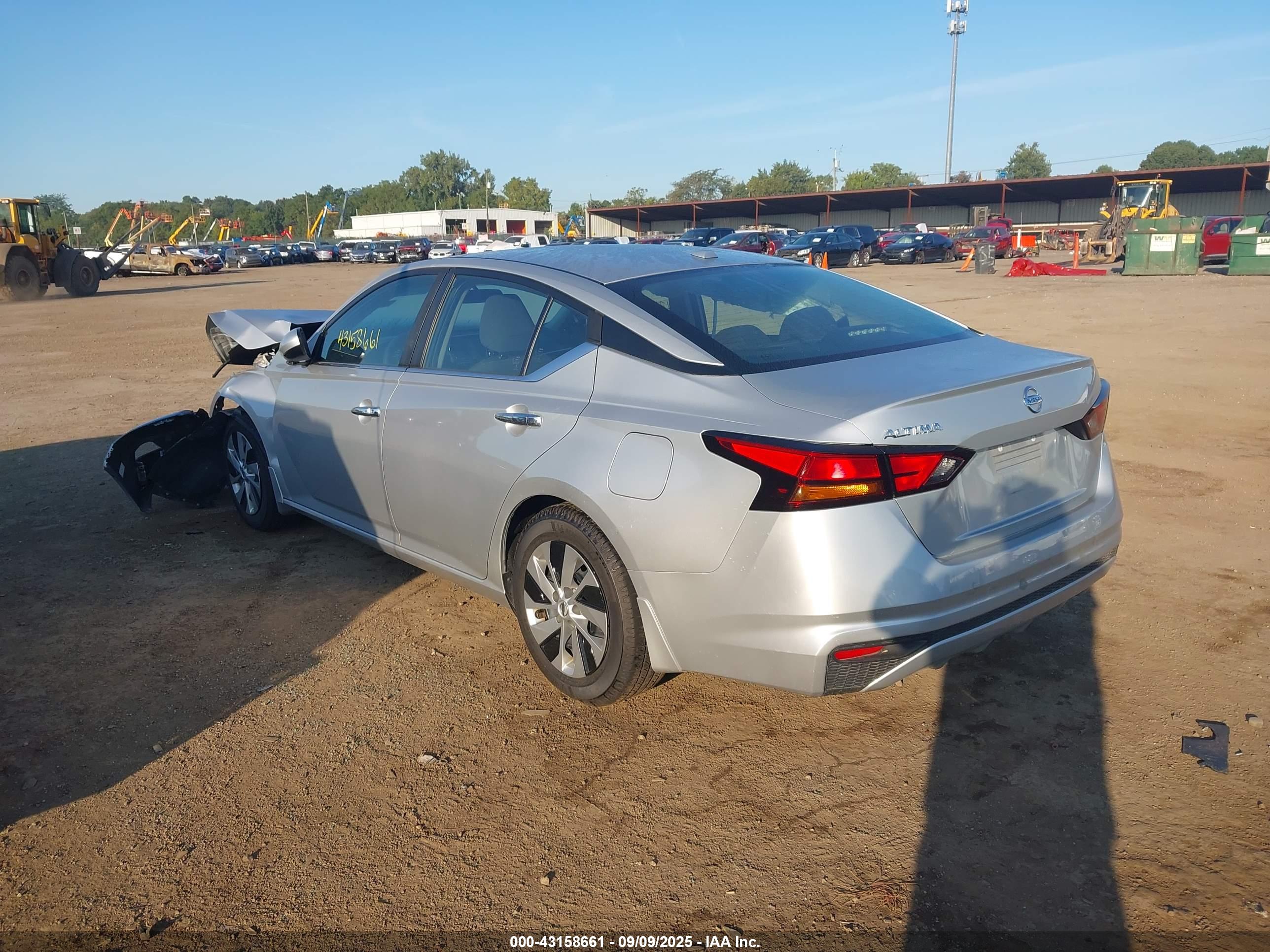 NISSAN ALTIMA image 3