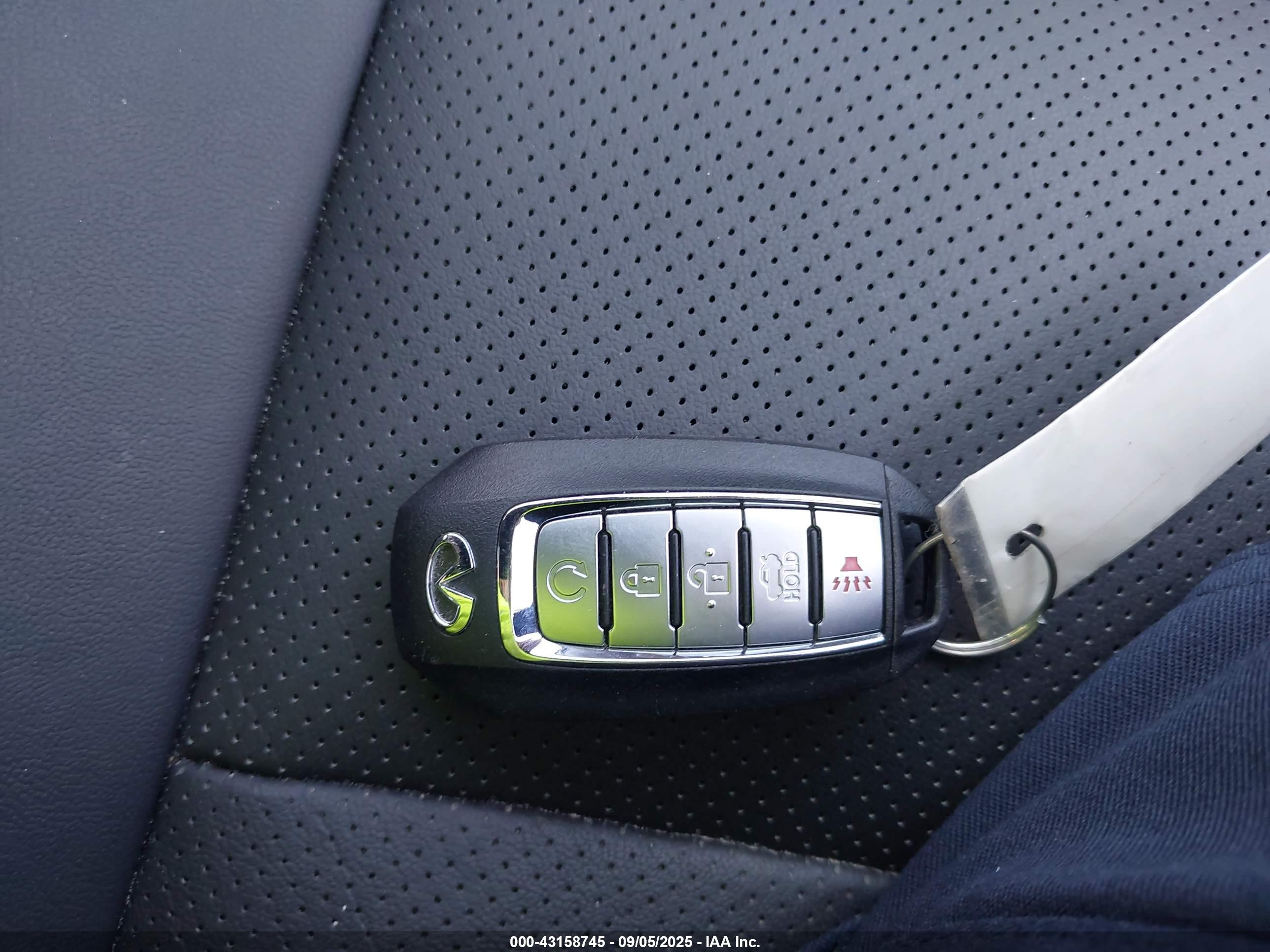 INFINITI Q50 image 11