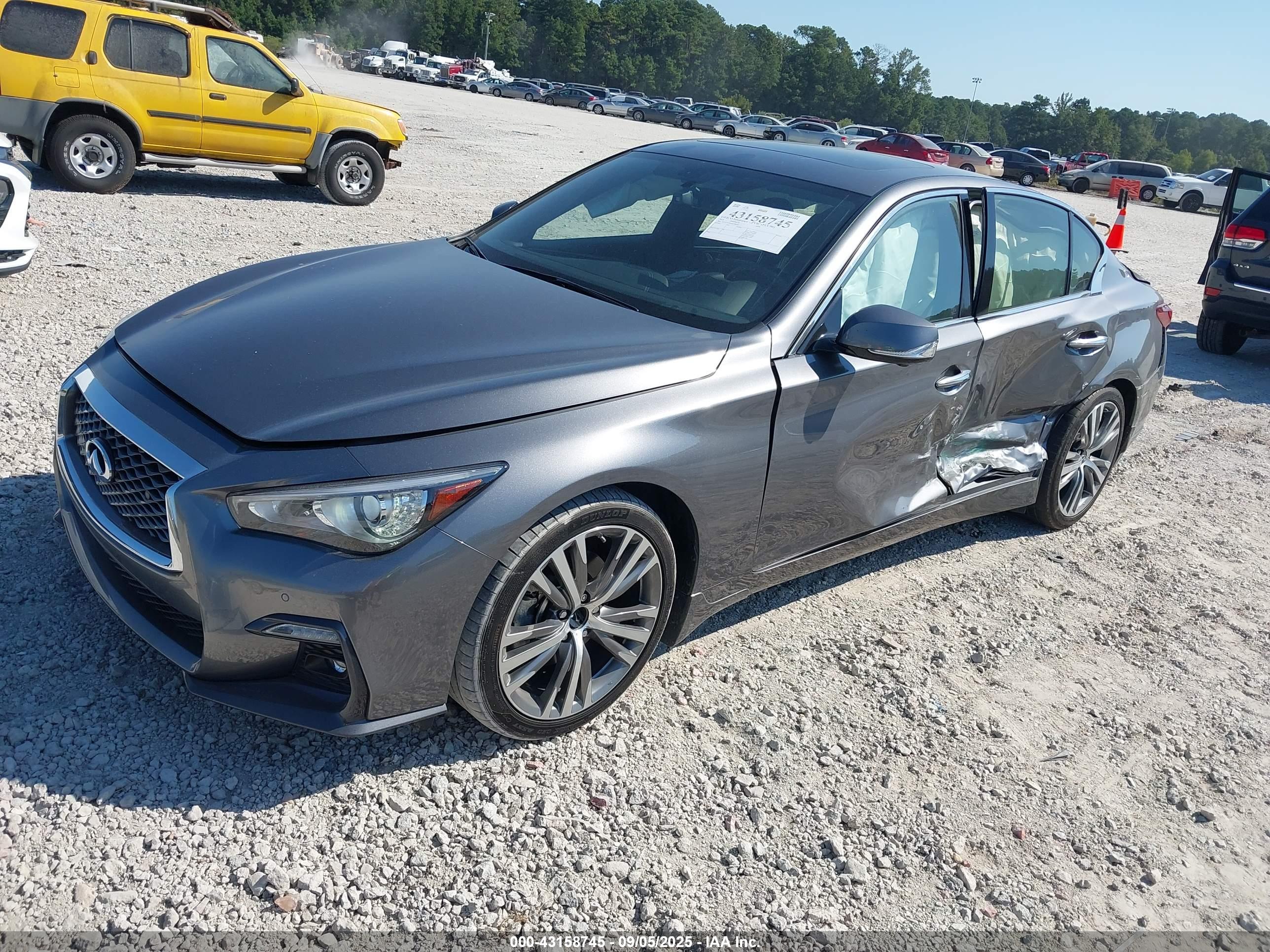 INFINITI Q50 image 2