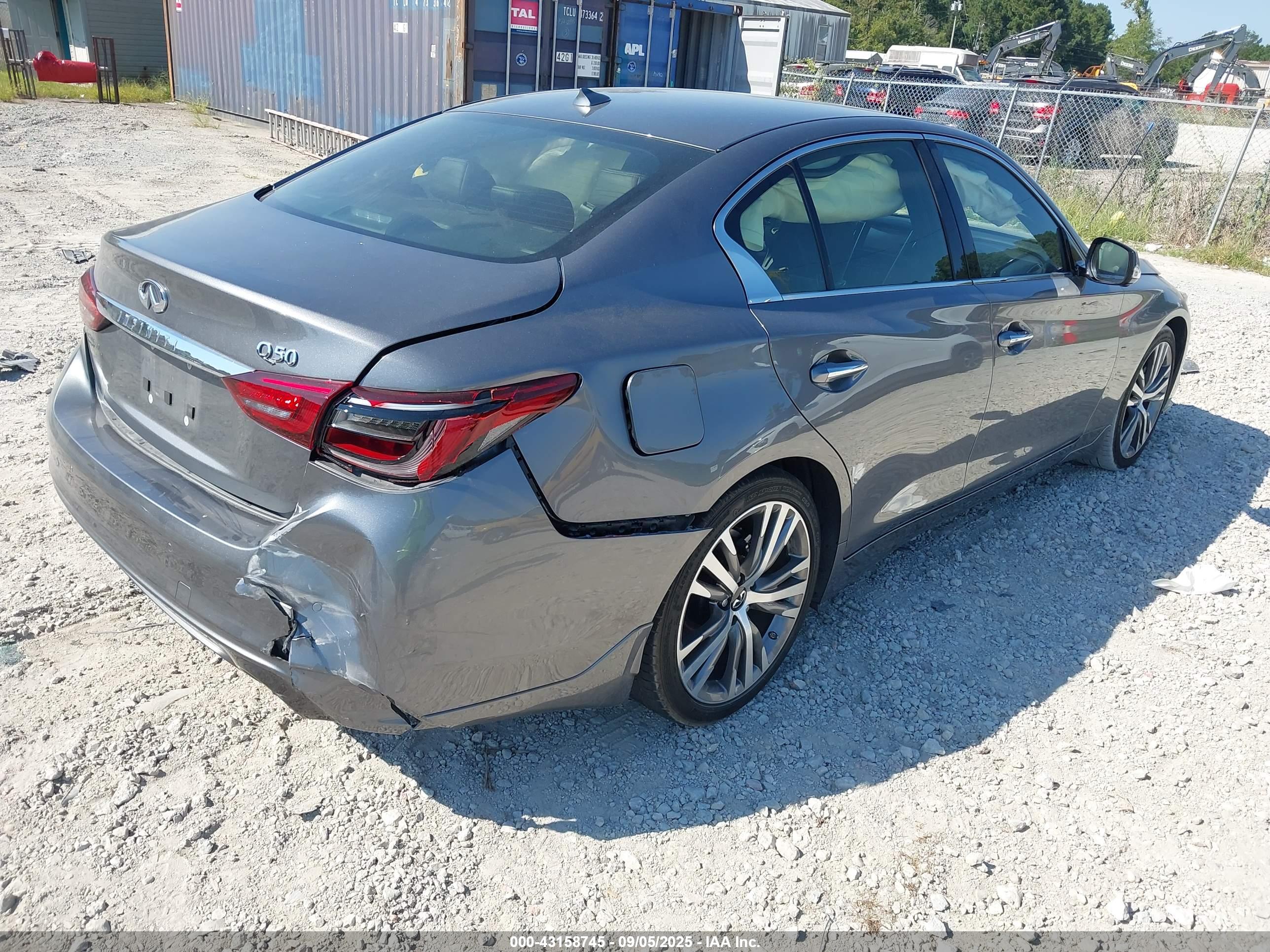 INFINITI Q50 image 4