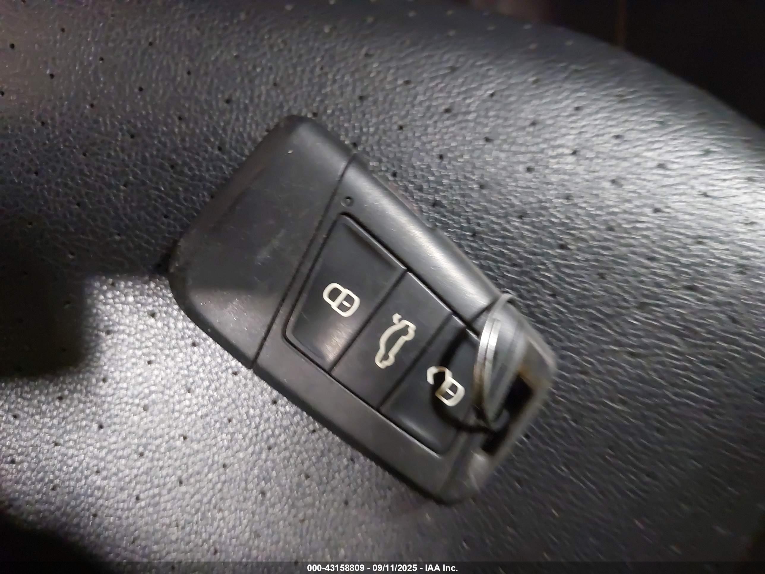 VOLKSWAGEN ATLAS image 11