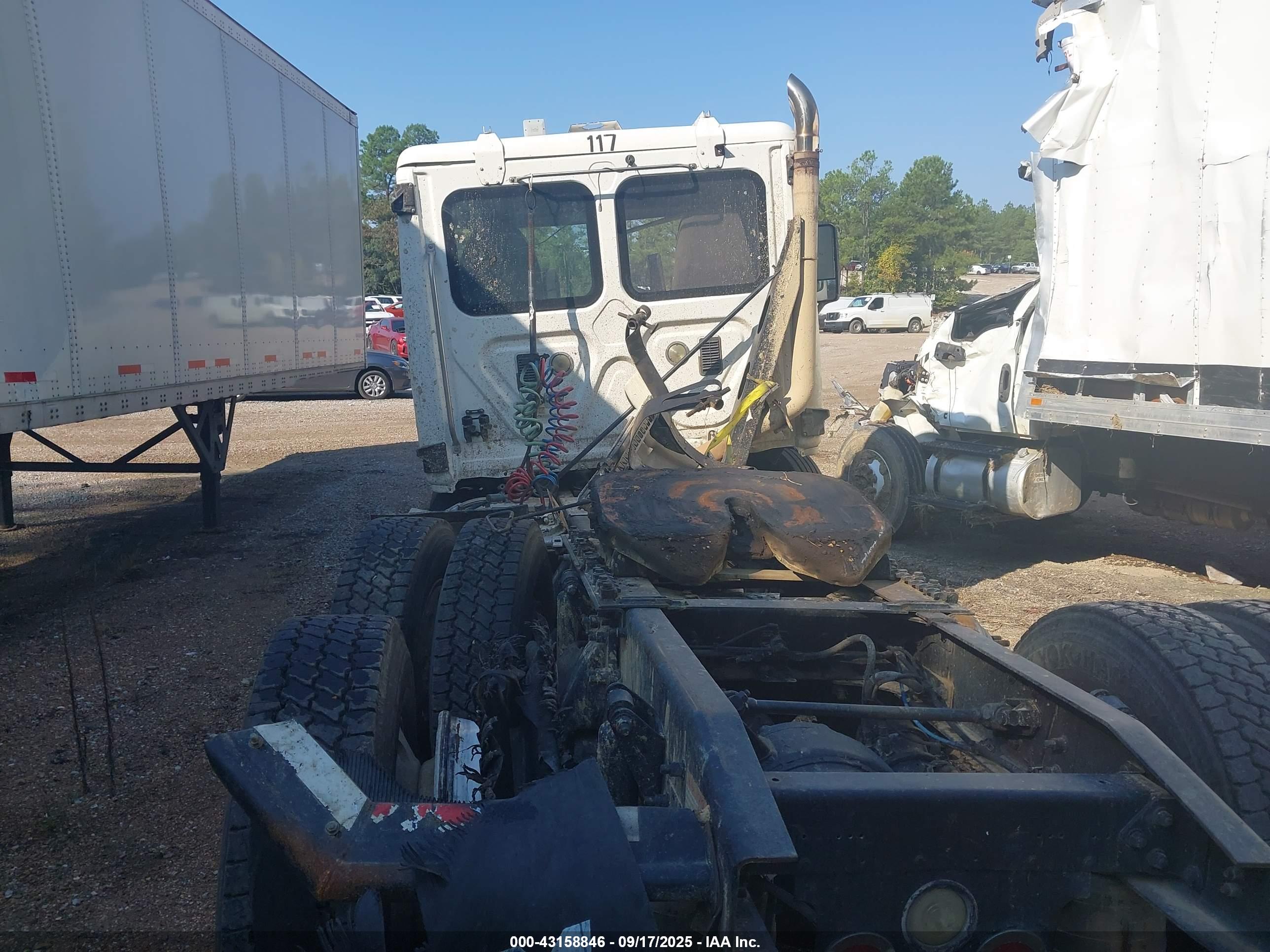 FREIGHTLINER CASCADIA image 8
