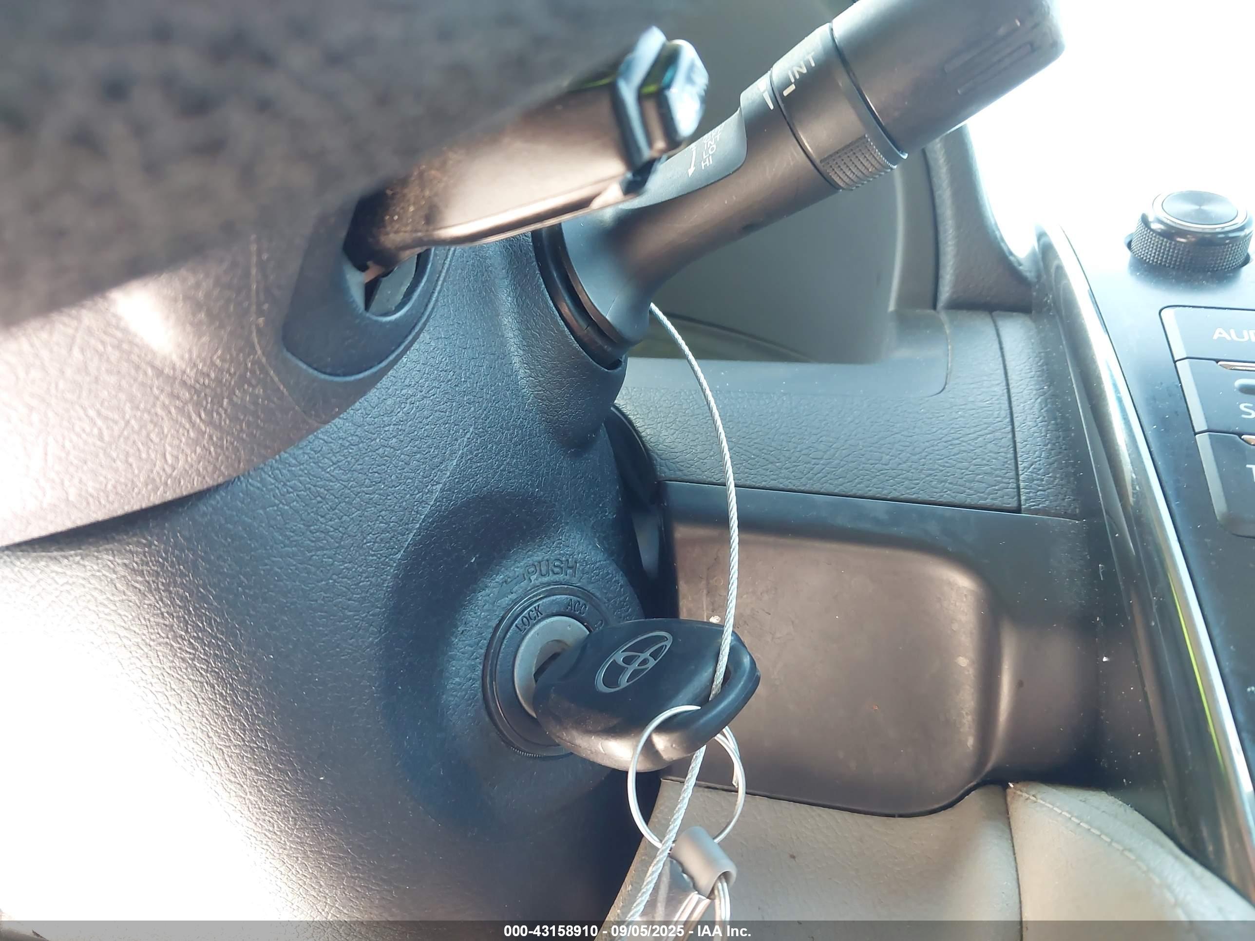 TOYOTA CAMRY image 11