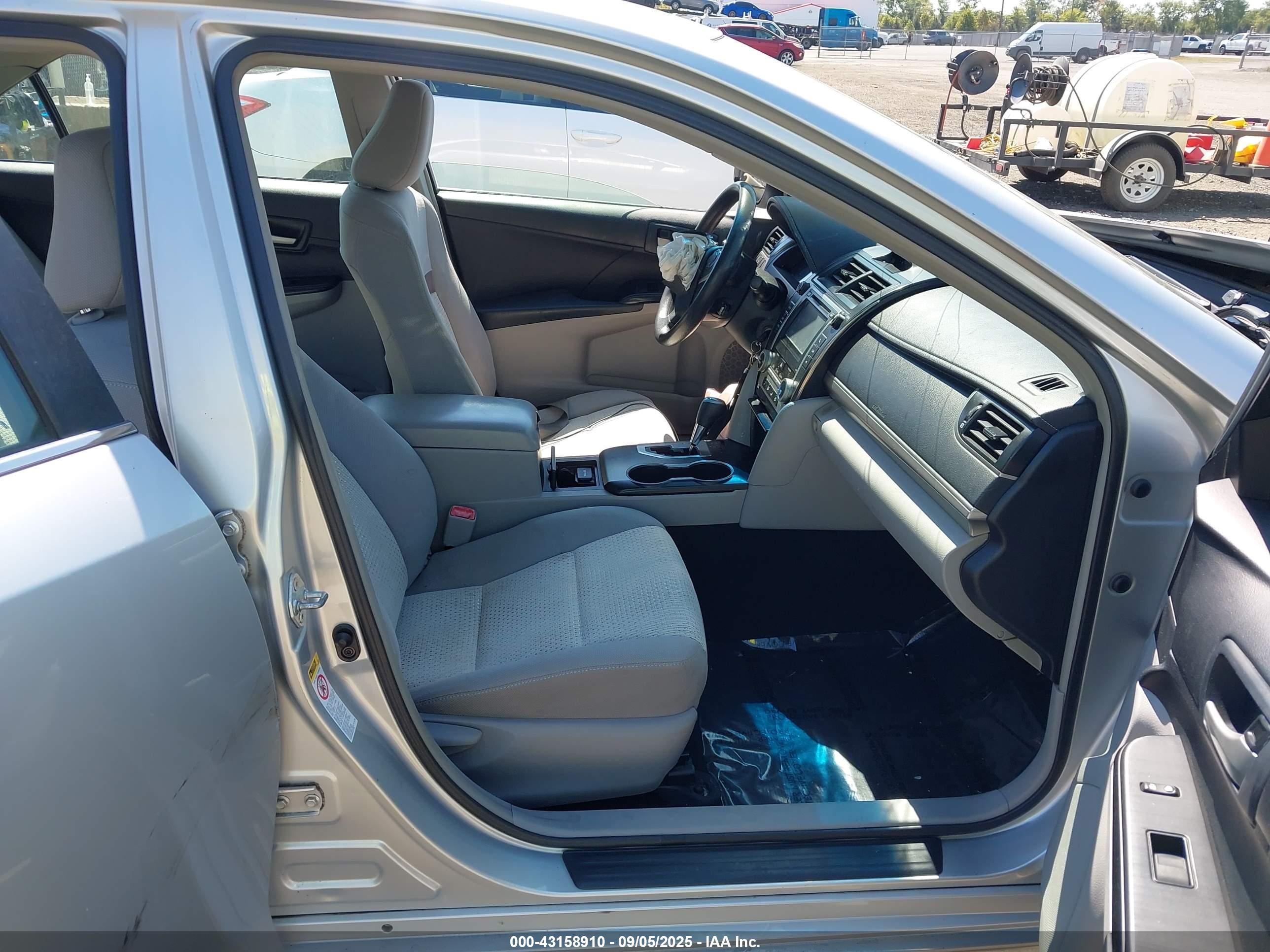 TOYOTA CAMRY image 5
