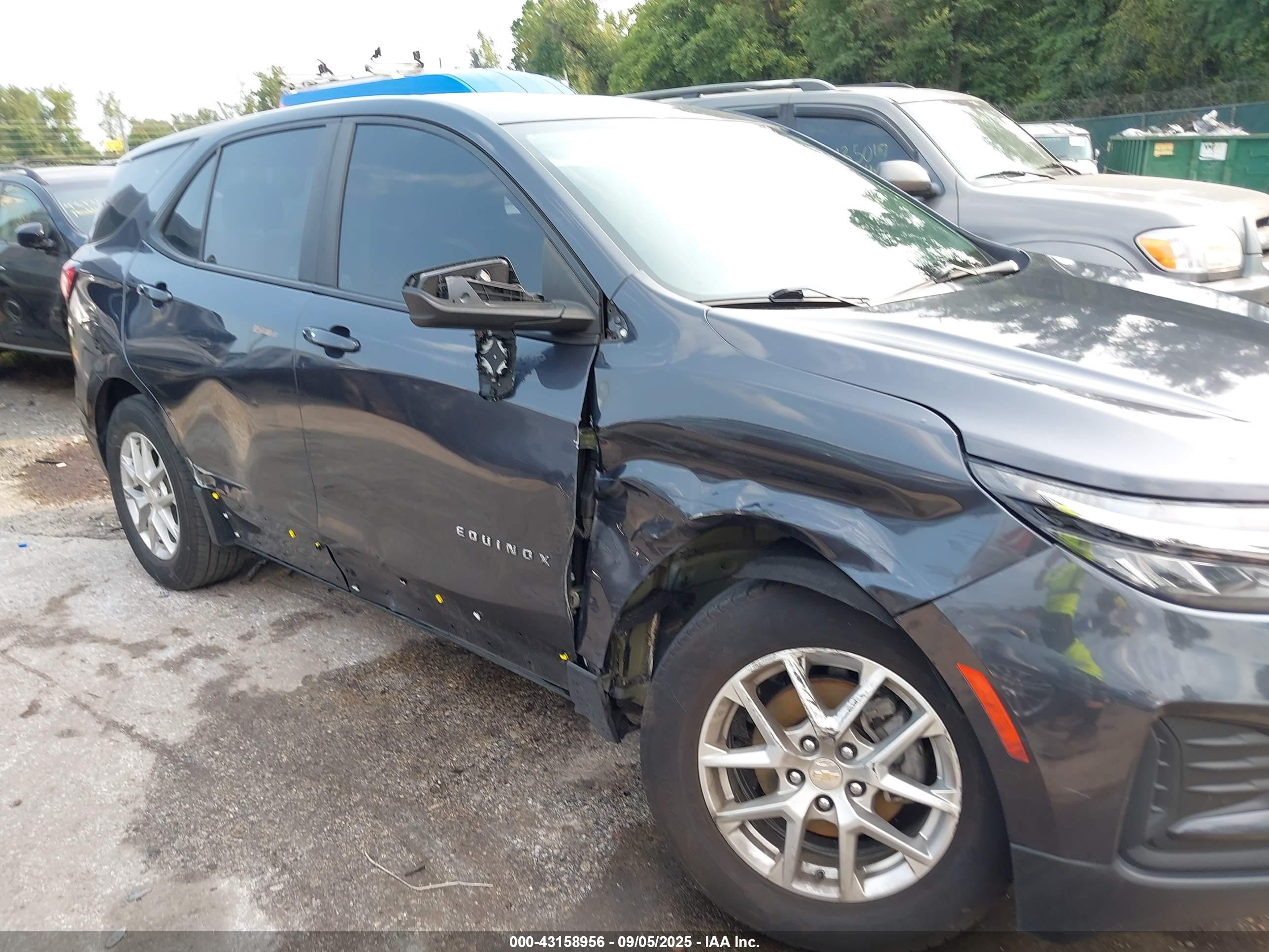 CHEVROLET EQUINOX image 6