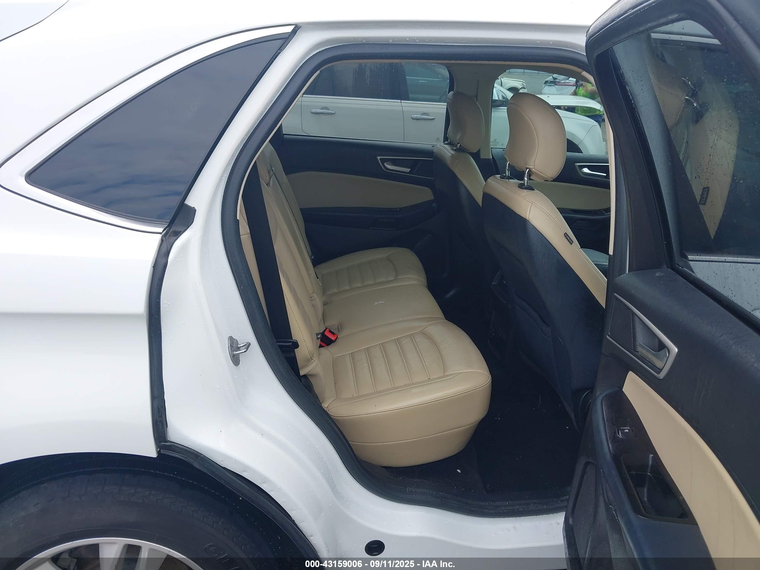 FORD EDGE image 8